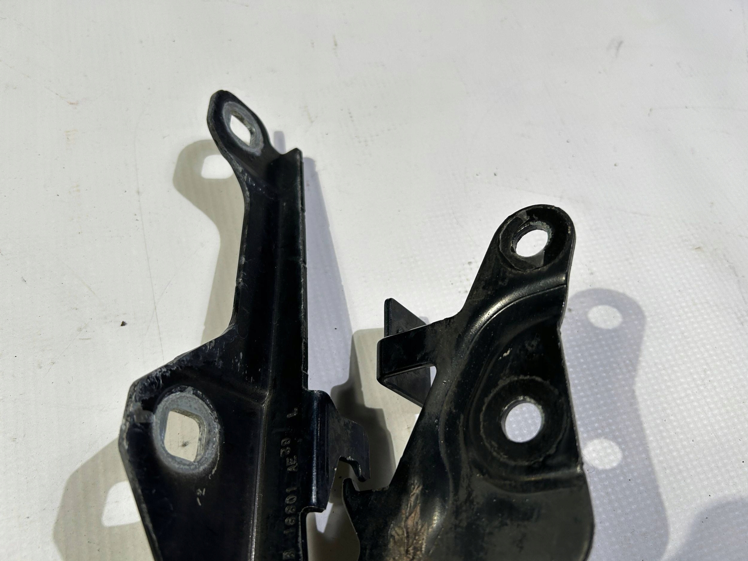 hinge bonnets left pokrywy of the engine Ford Mustang 2015
