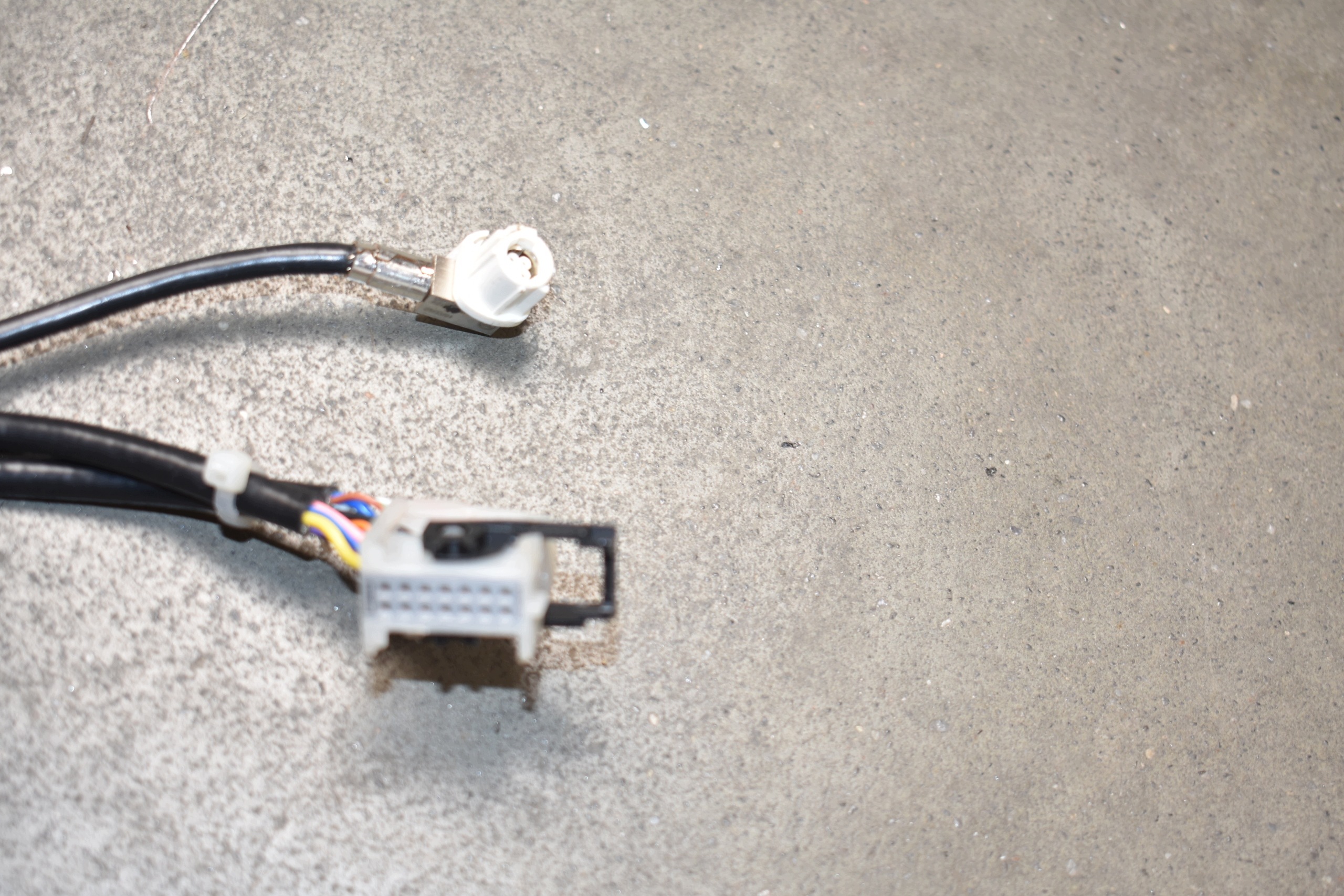 IDEALNE USB-C x 2 MERCEDES 1