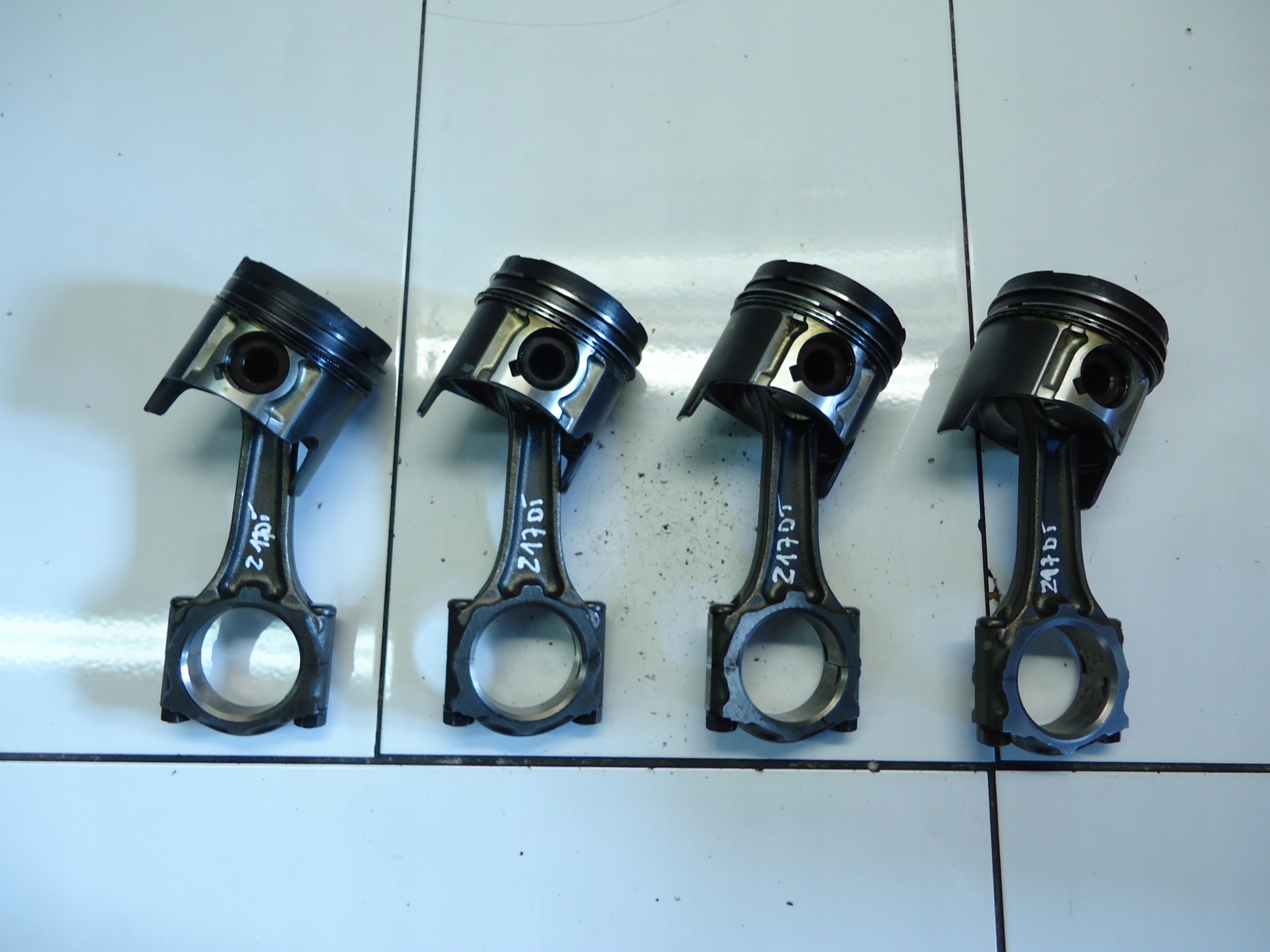 OPEL ASTRA II 1.7CDTI Z17DT piston with connecting rod