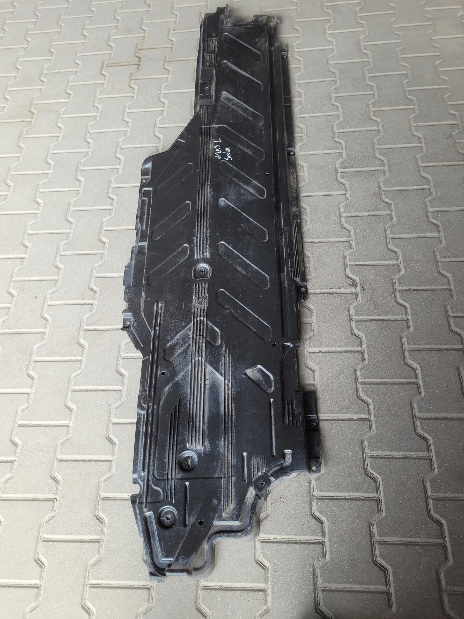cover chassis left A2136803906 MERCEDES W213 E 220 D 2.0 CDI