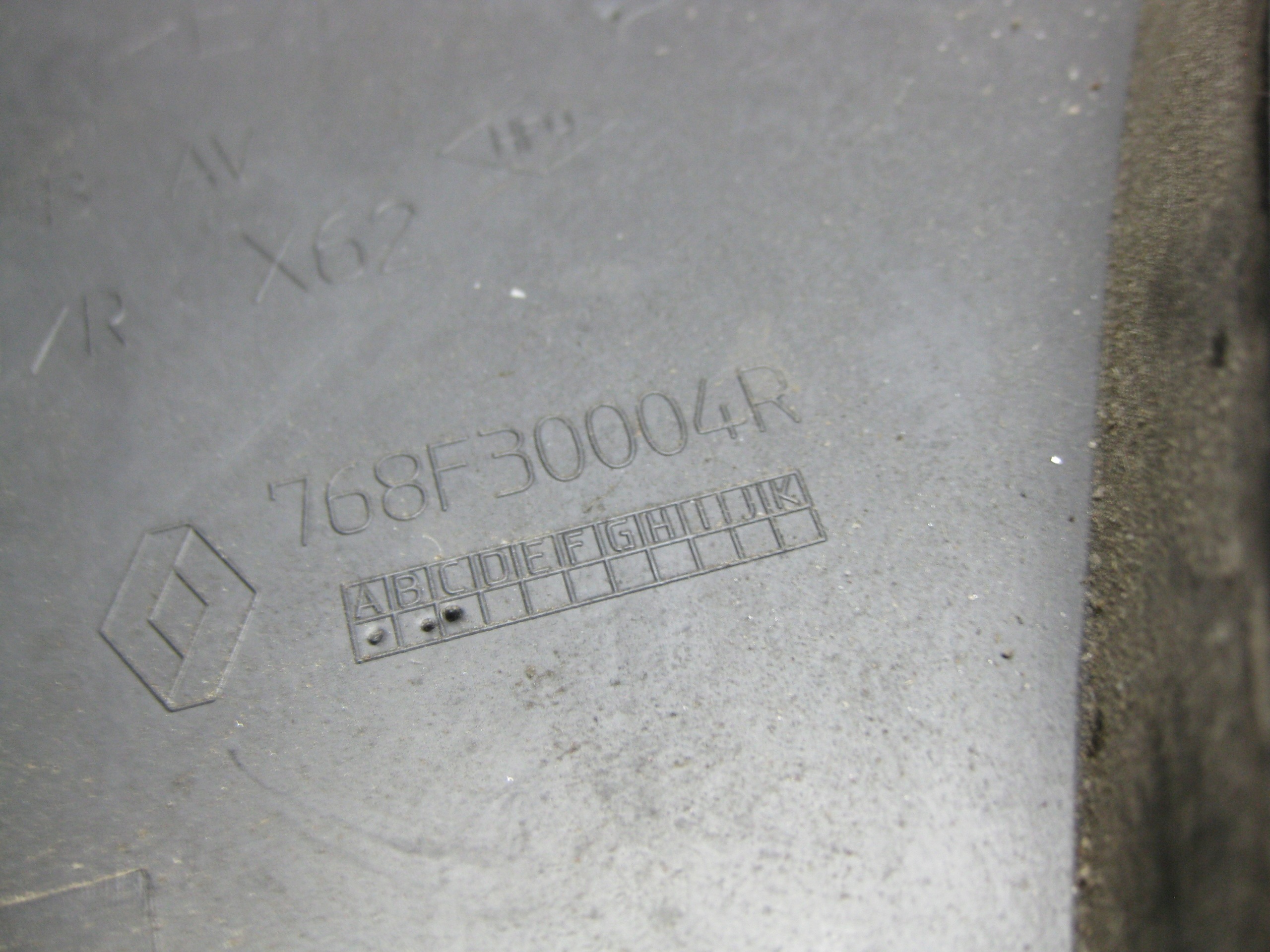 RENAULT MASTER III LIFT moulding side right rear part 768F30004R