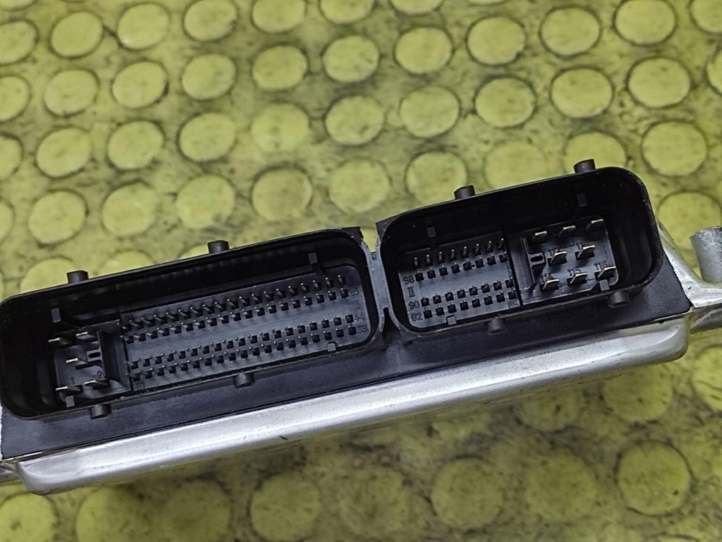 AUDI A4 B6 1.9 TDI control unit of the engine 0281011222