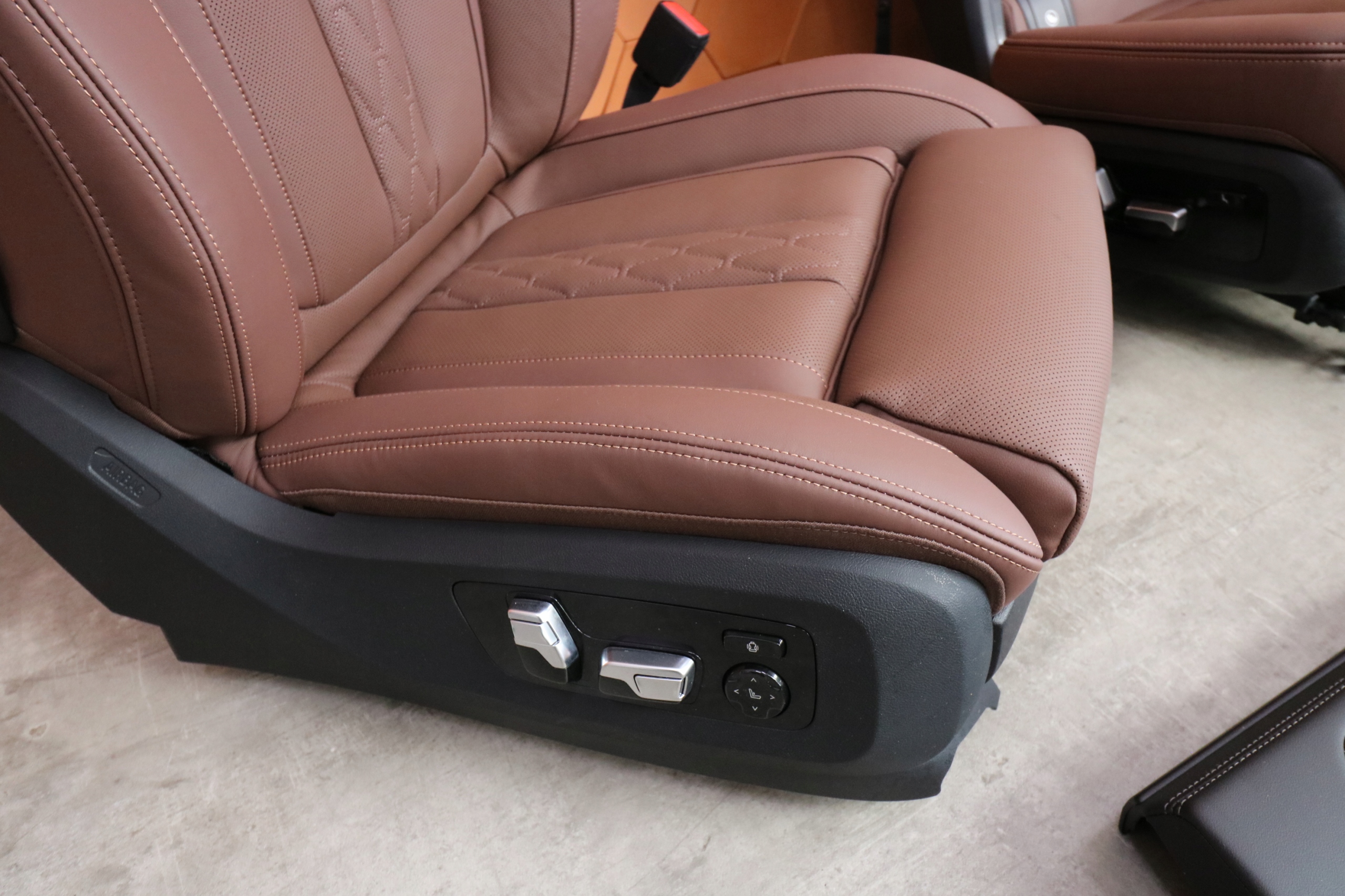 BMW X5 G05 Салон кресла диван бочки 3