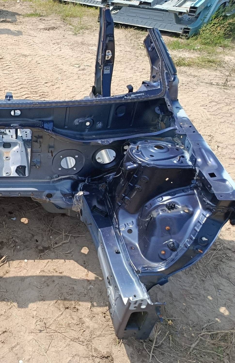 quarter pillar central threshold left Renault Megane E-Tech BIYNN