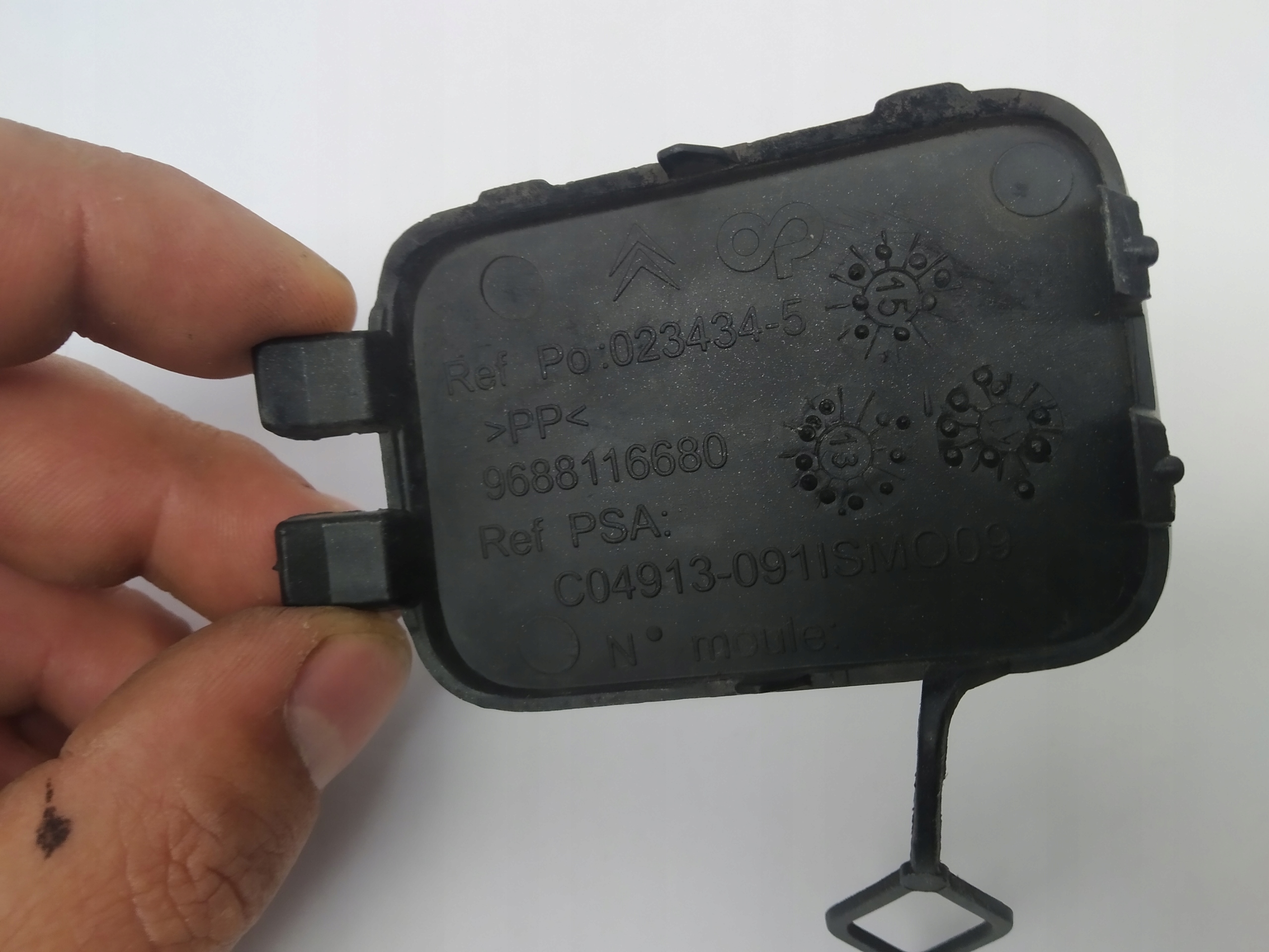 2010r + Citroen C4 II towing hook cap w bumper front original 9688116680