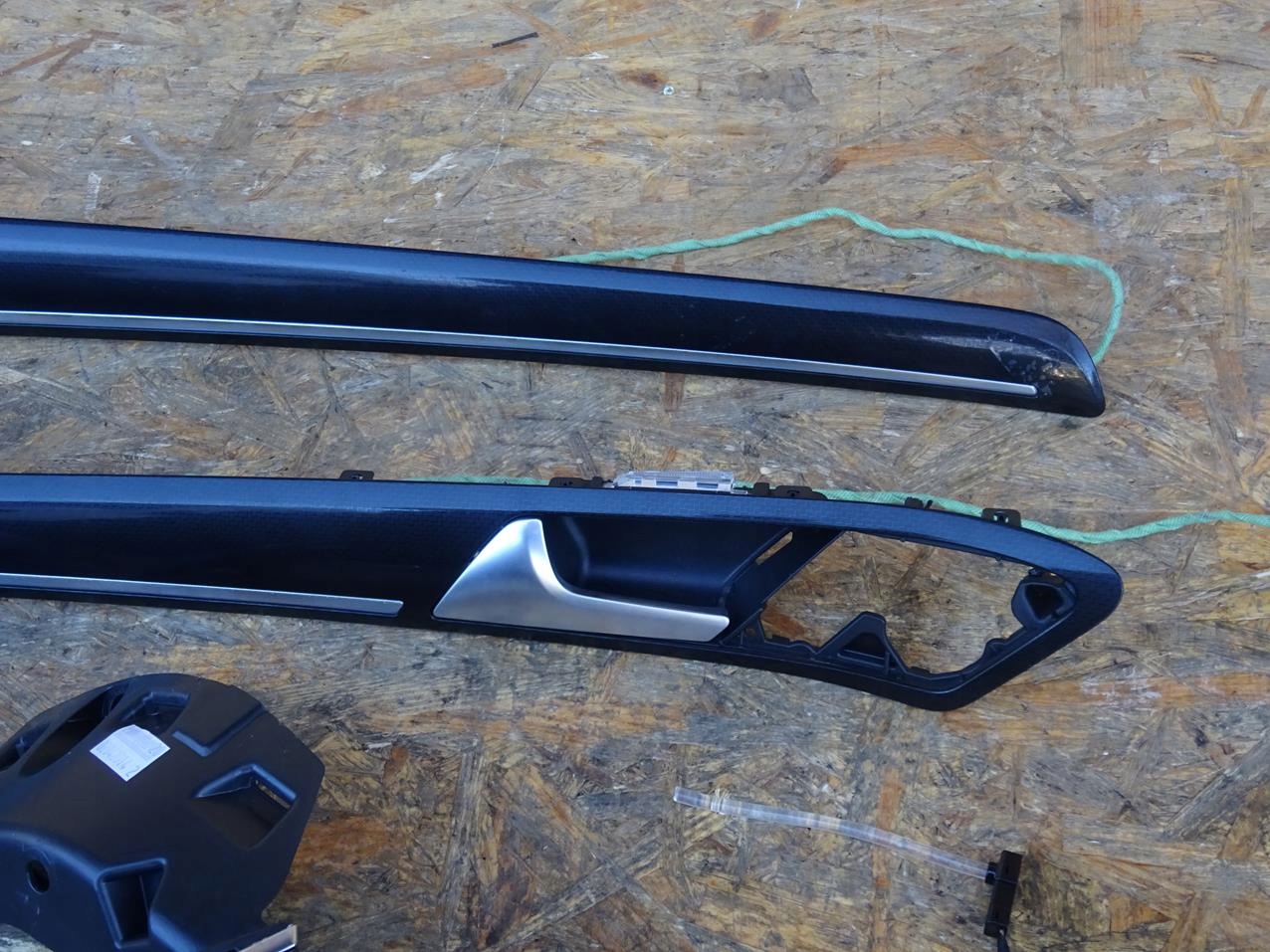 GOLF VII 3D LISTWY RĄCZKI BOCZKÓW PODŚWIETLANE LED KOMPLET Producent części Volkswagen OE