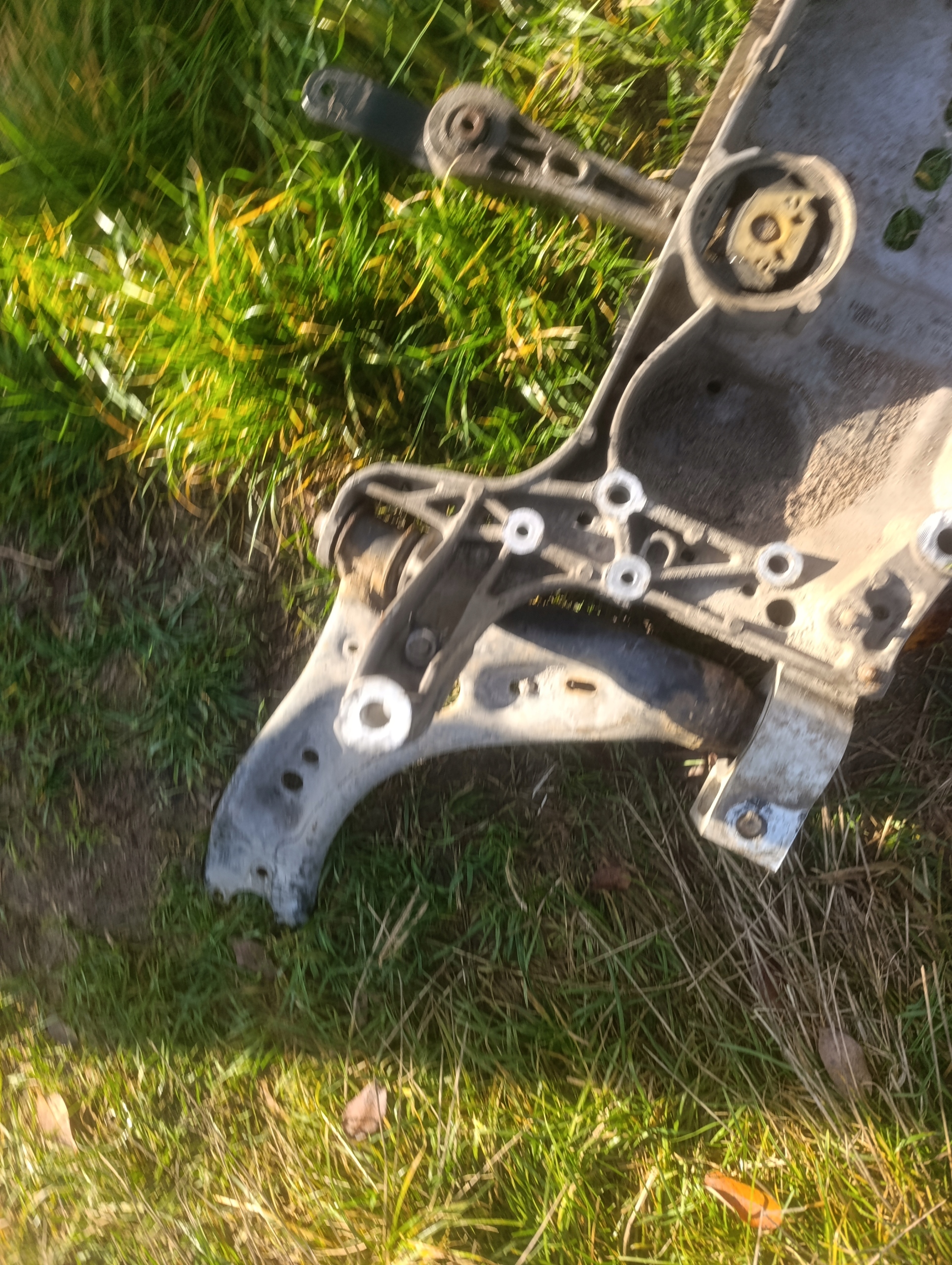 sider axle beam below engine volkswagen passat B7