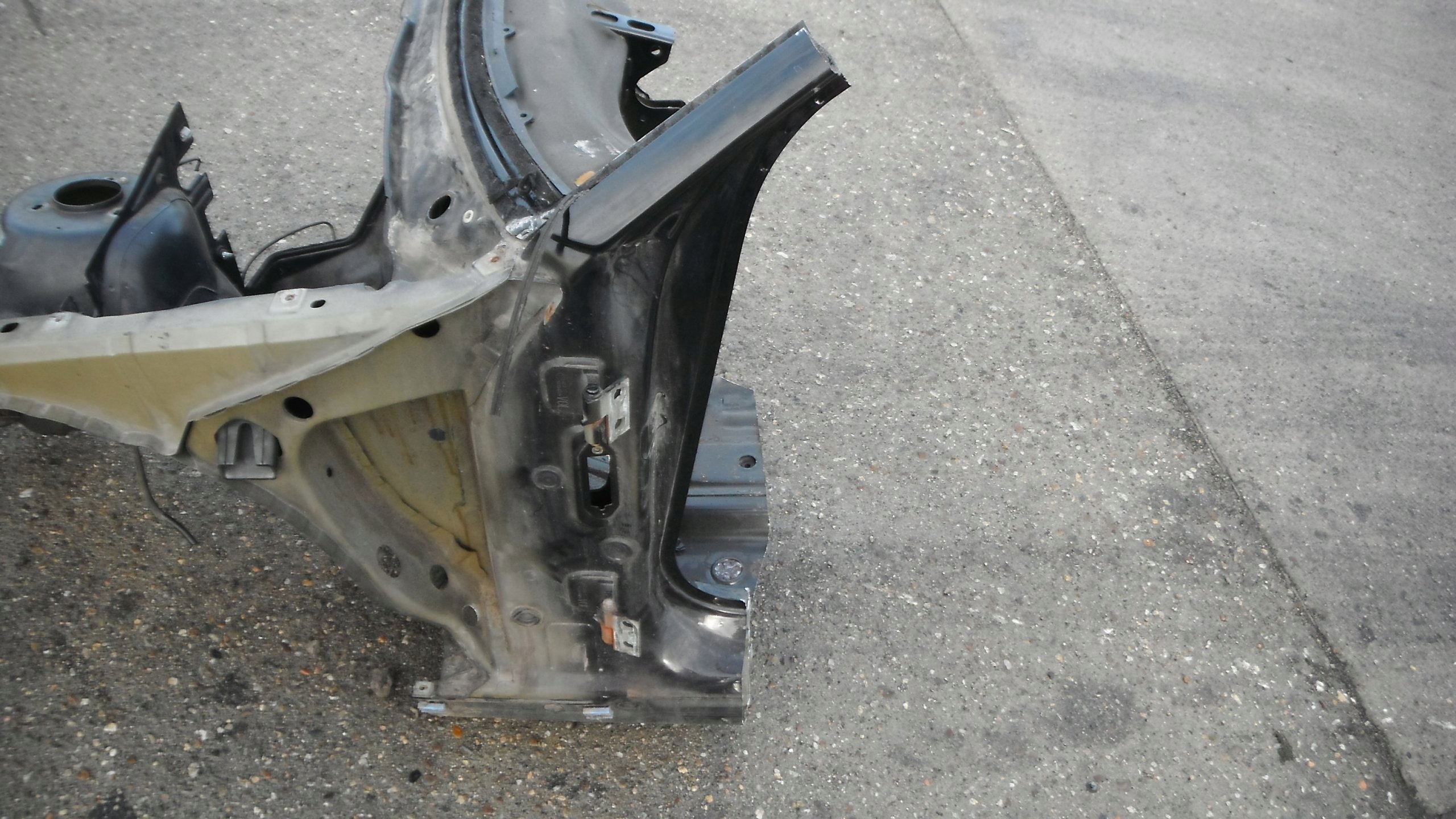 7247665 - BMW E46 COMPACT 00-04 стойка передняя левая