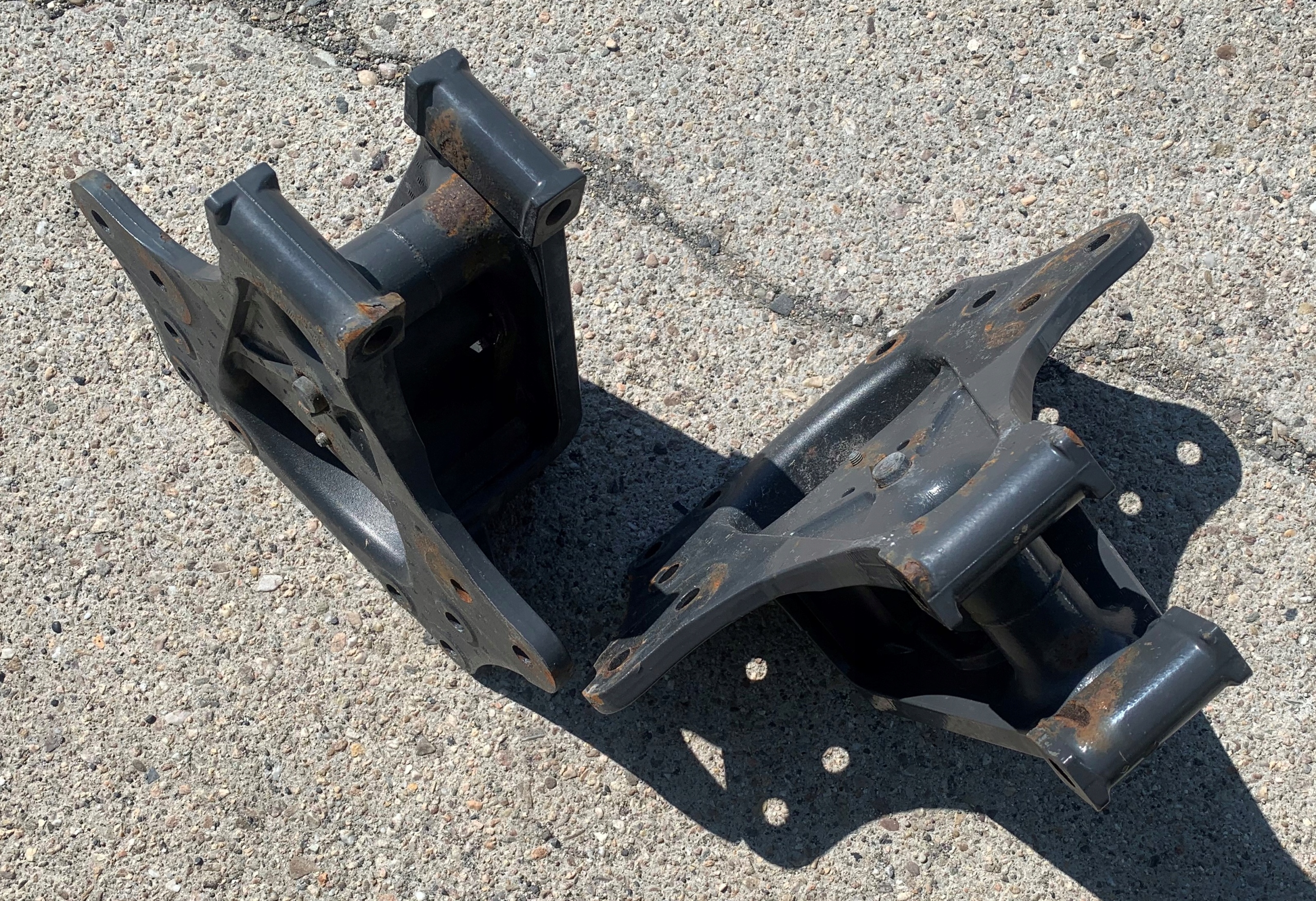 532838 - КРІПЛЕННЯ РЕСОРИ ЗАДНЄ MIDLUM VOLVO FL EURO 6 19R