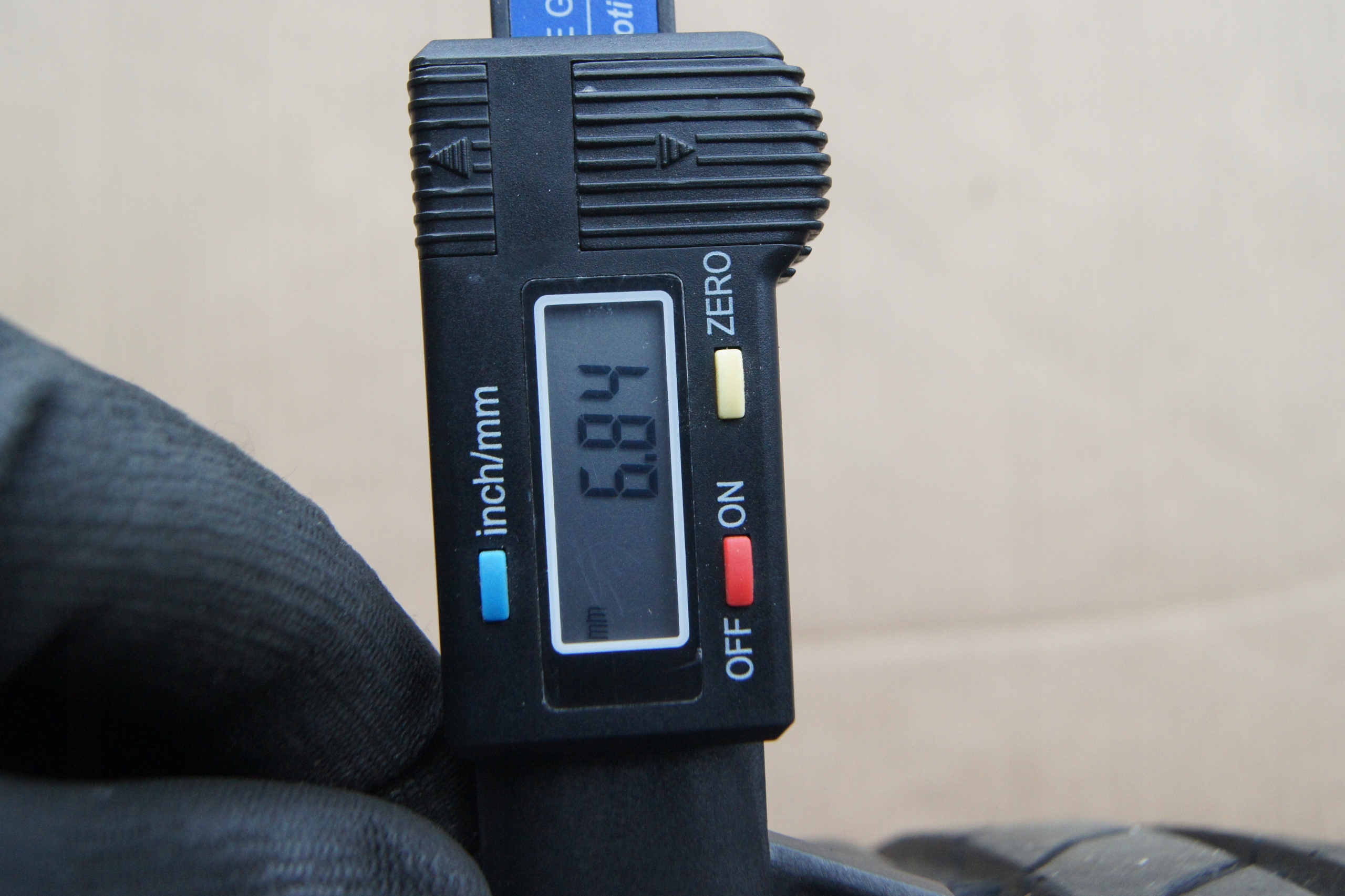 GD 4x OPONY 255/50R20 CONTINENTAL CONTI SPORT LATO Hałas zewnętrzny 73 dB