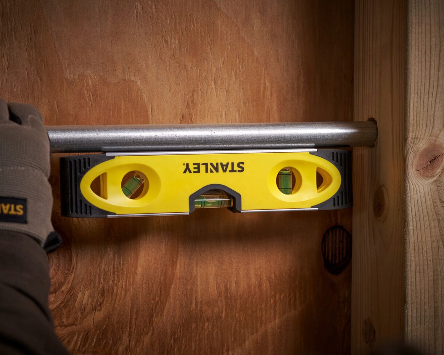 Poziomica wstrząsoodporna magnetyczna 23cm Torpedo STANLEY Stan opakowania oryginalne