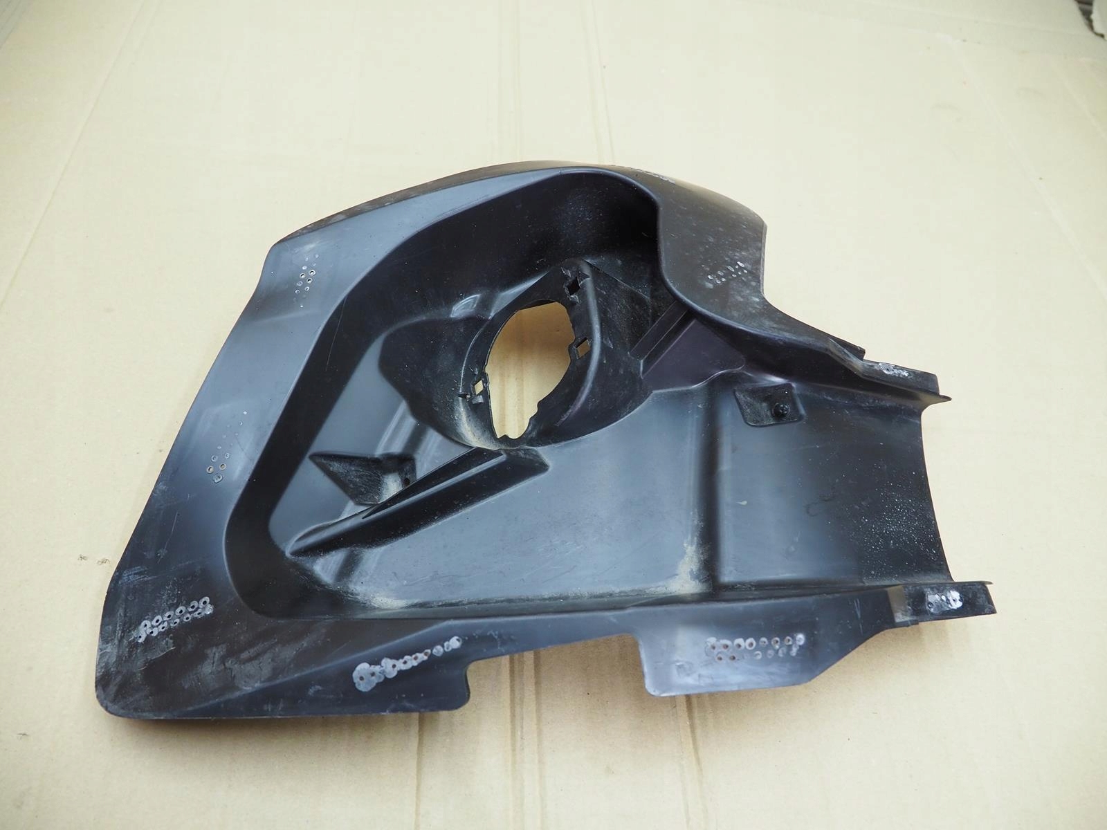 MOCOWANIE HALOGENU SLIZG LEWY FORD PUMA MK2