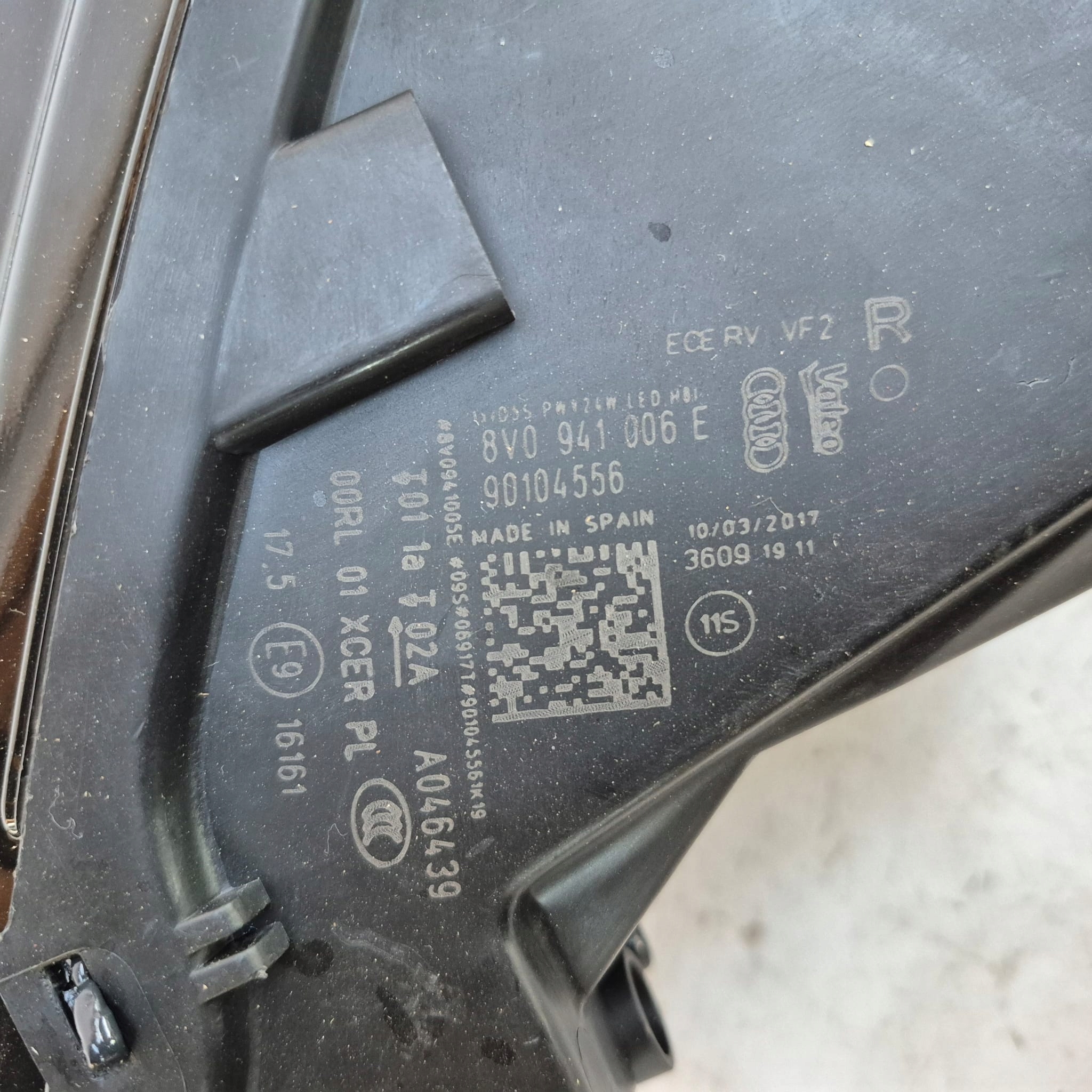 AUDI A3 8V LIFT 16- light right front front XENON 8V0941006E