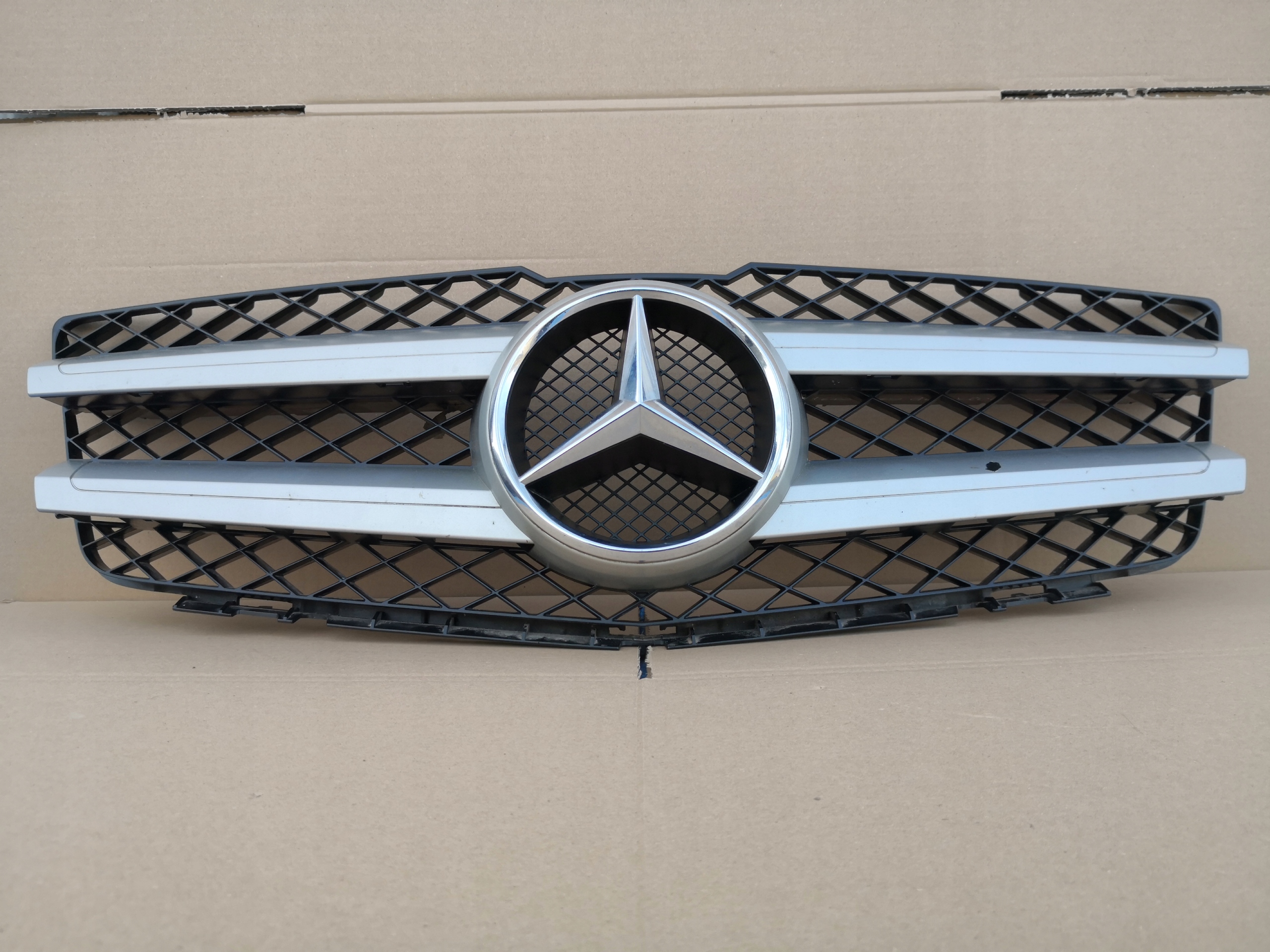 MERCEDES GLK W204 X204 08-12 GRILL ATRAPA FV