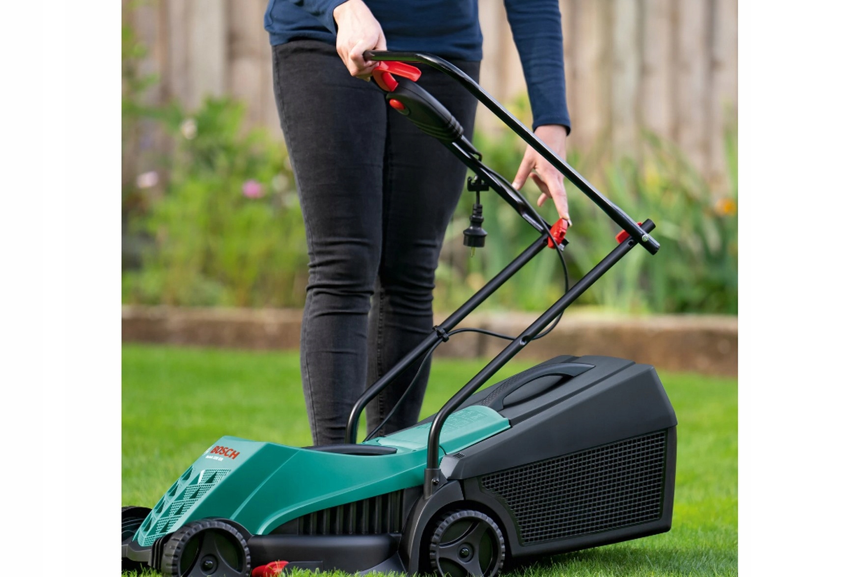 BOSCH ROTAK 320 ER KOSIARKA ELEKTRYCZNA 1200W 32CM REGULACJA KOSZ 31L Moc silnika 1200 W