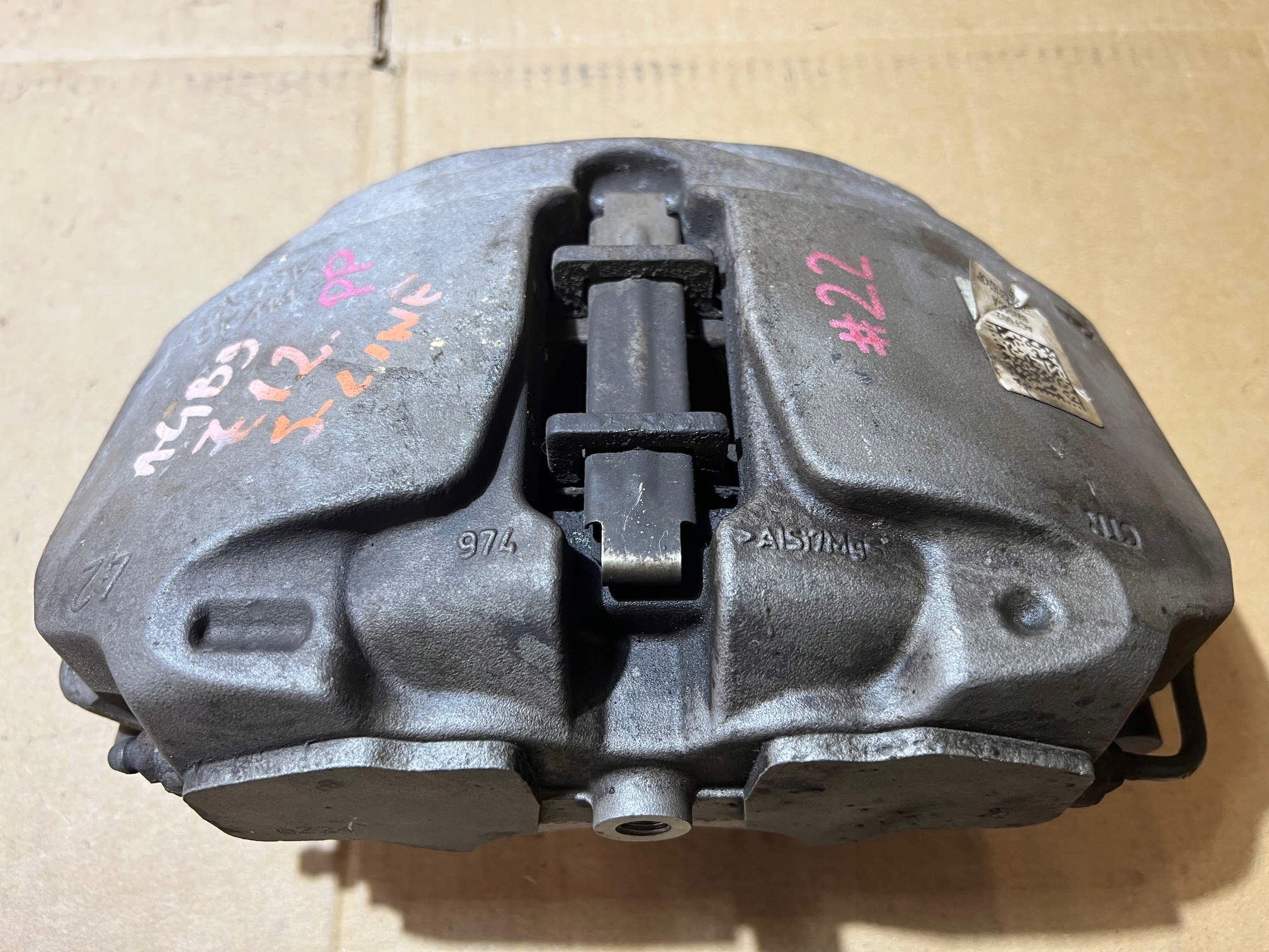 AUDI A4 B9 caliper brake right front right front 4 pistons 8W06CA