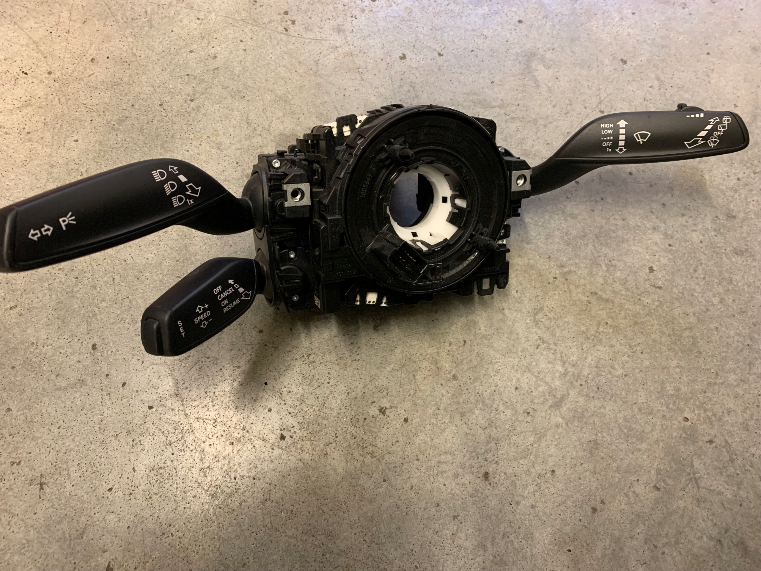 AUDI A3 PRZEŁĄCZNIK MANETKI TAŚMA 5Q0953549E