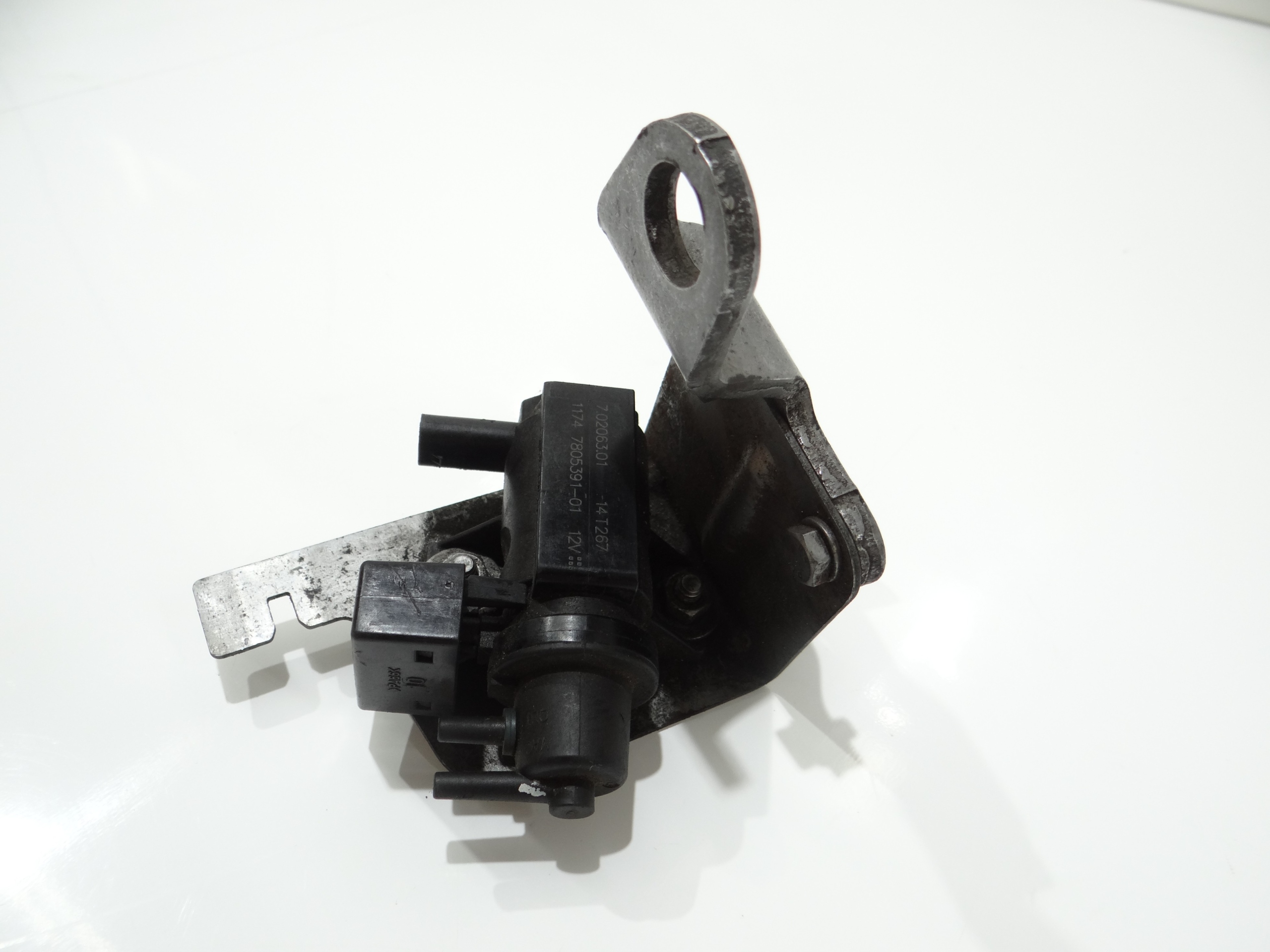 VALVOLA a vuoto BMW E60 E61 E87 E90 N47 2.0D 7805391