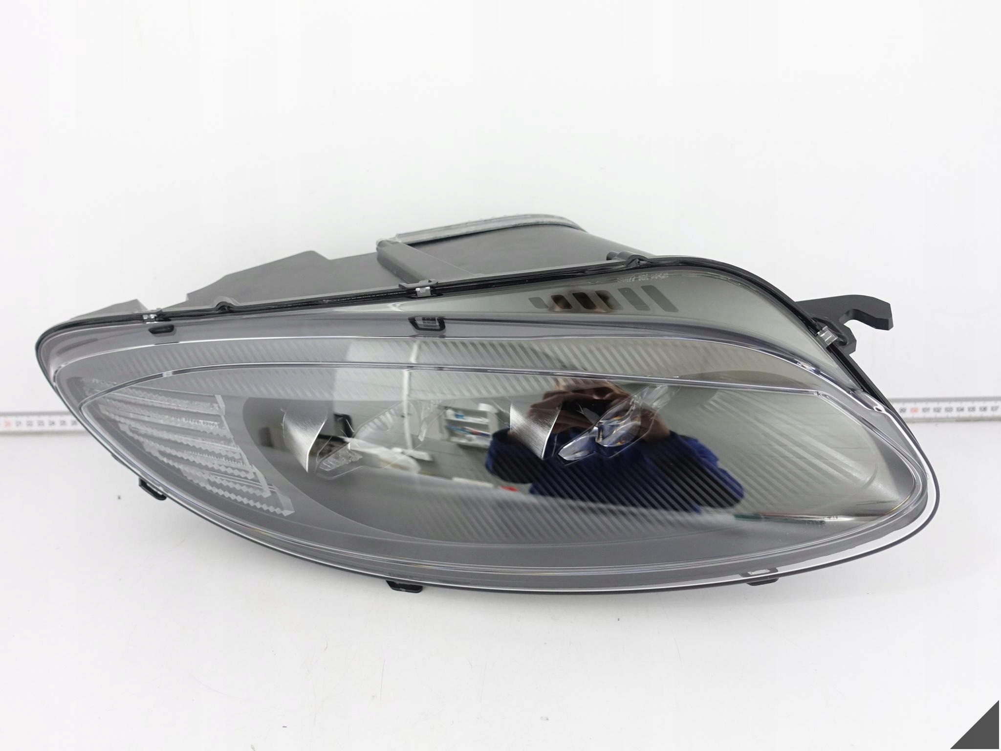 ASTON MARTIN VANTAGE II (2 GENERACJA) 18-24 light FULL LED right front UK