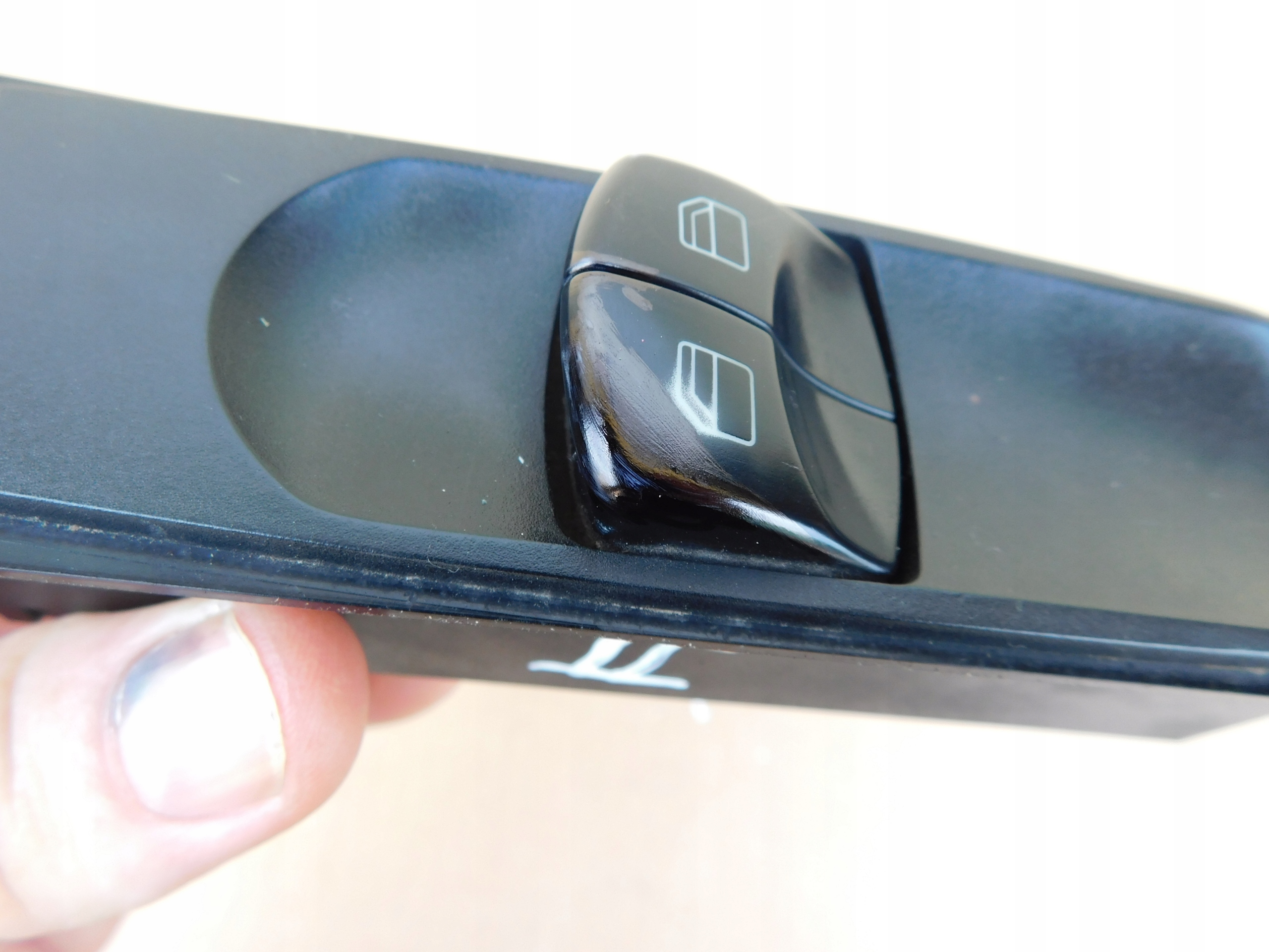 switch control unit of the window left front Mercedes Sprinter W906 Crafter TRW