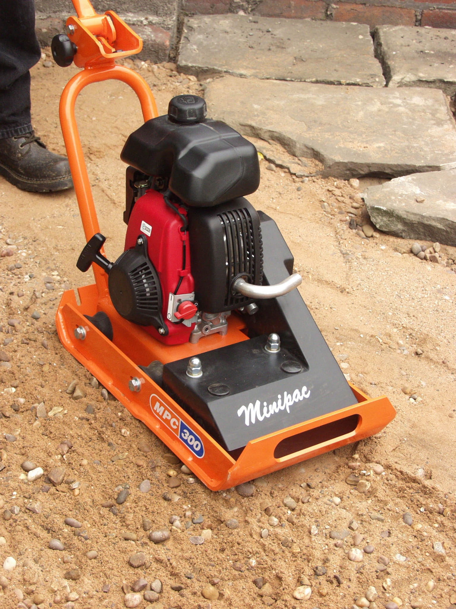 Zagęszczarka gruntu MPC300 ALTRAD BELLE HONDA Rozruch ręczny