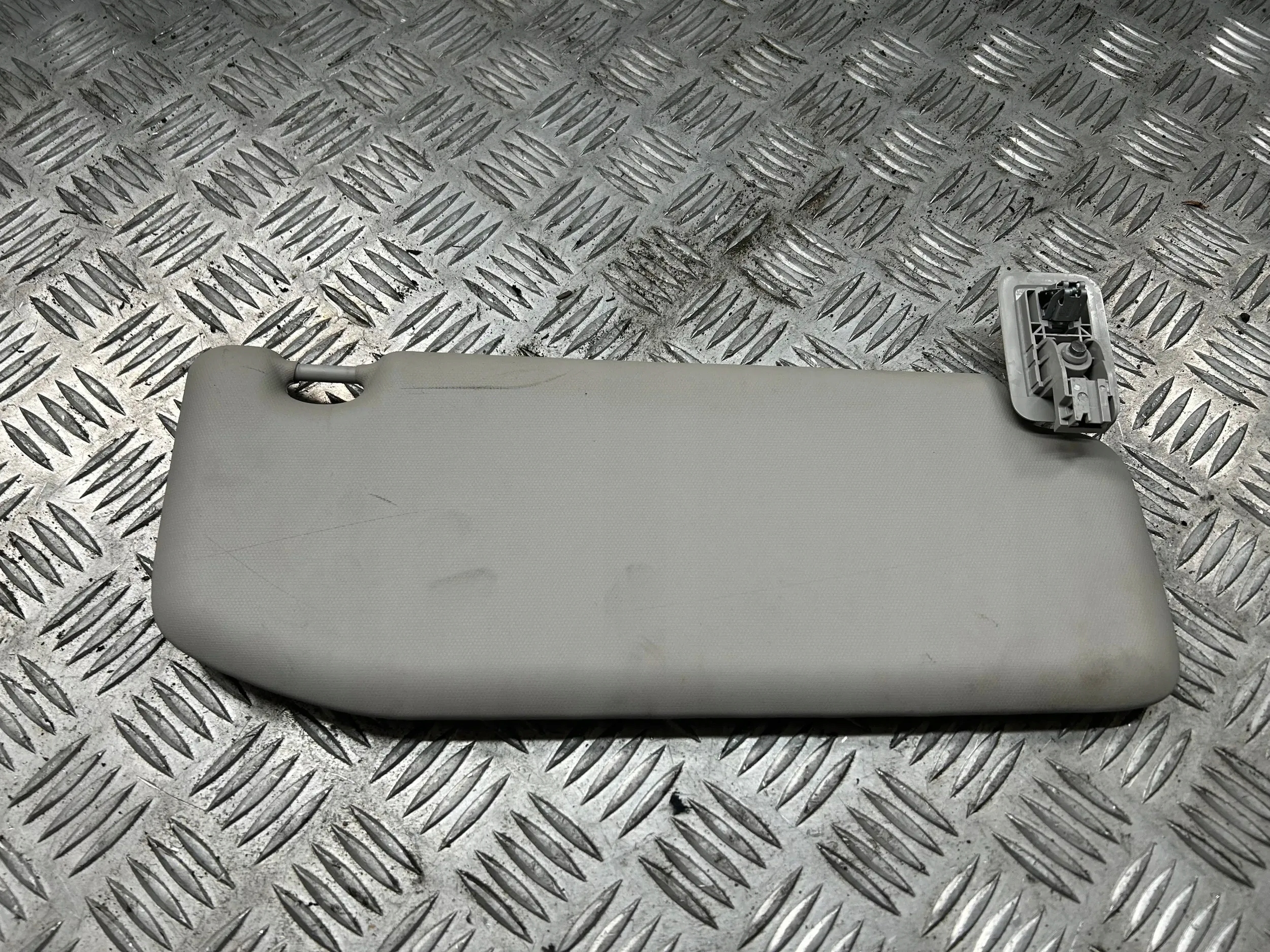 SŁONECZNIK OSŁONA PRZECIWSŁONECZNA LEWA CITROEN C3 III Producent części Citroen OE