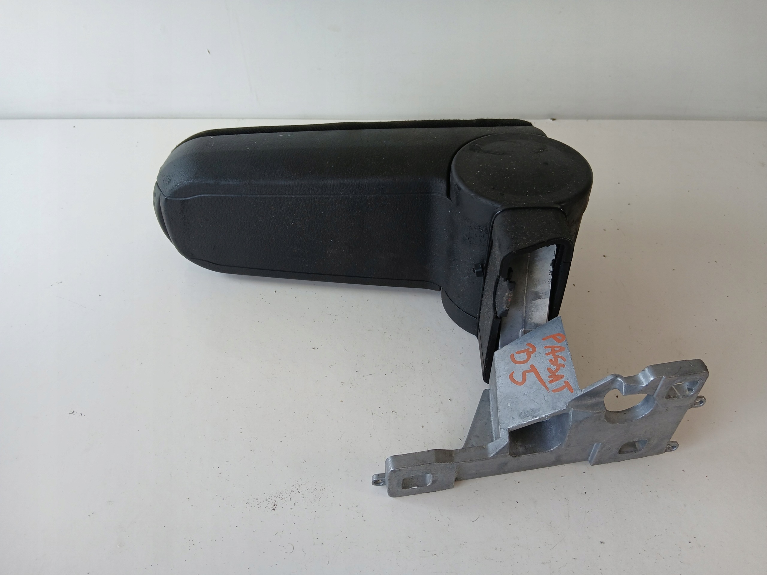 VW PASSAT B5 armrest passenger compartment SPRAWNY