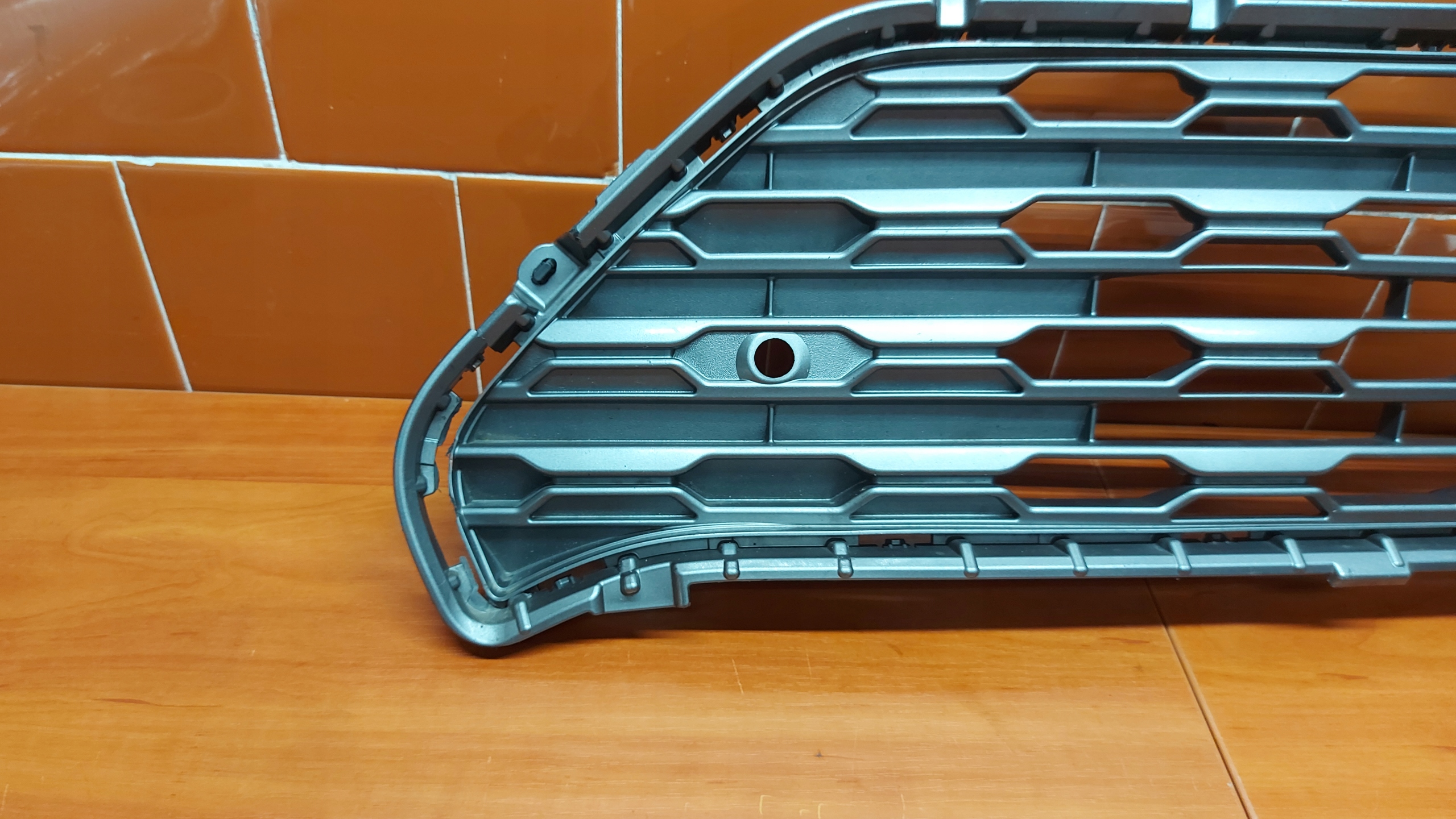 grill grille of a bumper front front TOYOTA RAV4 V 18- PDC