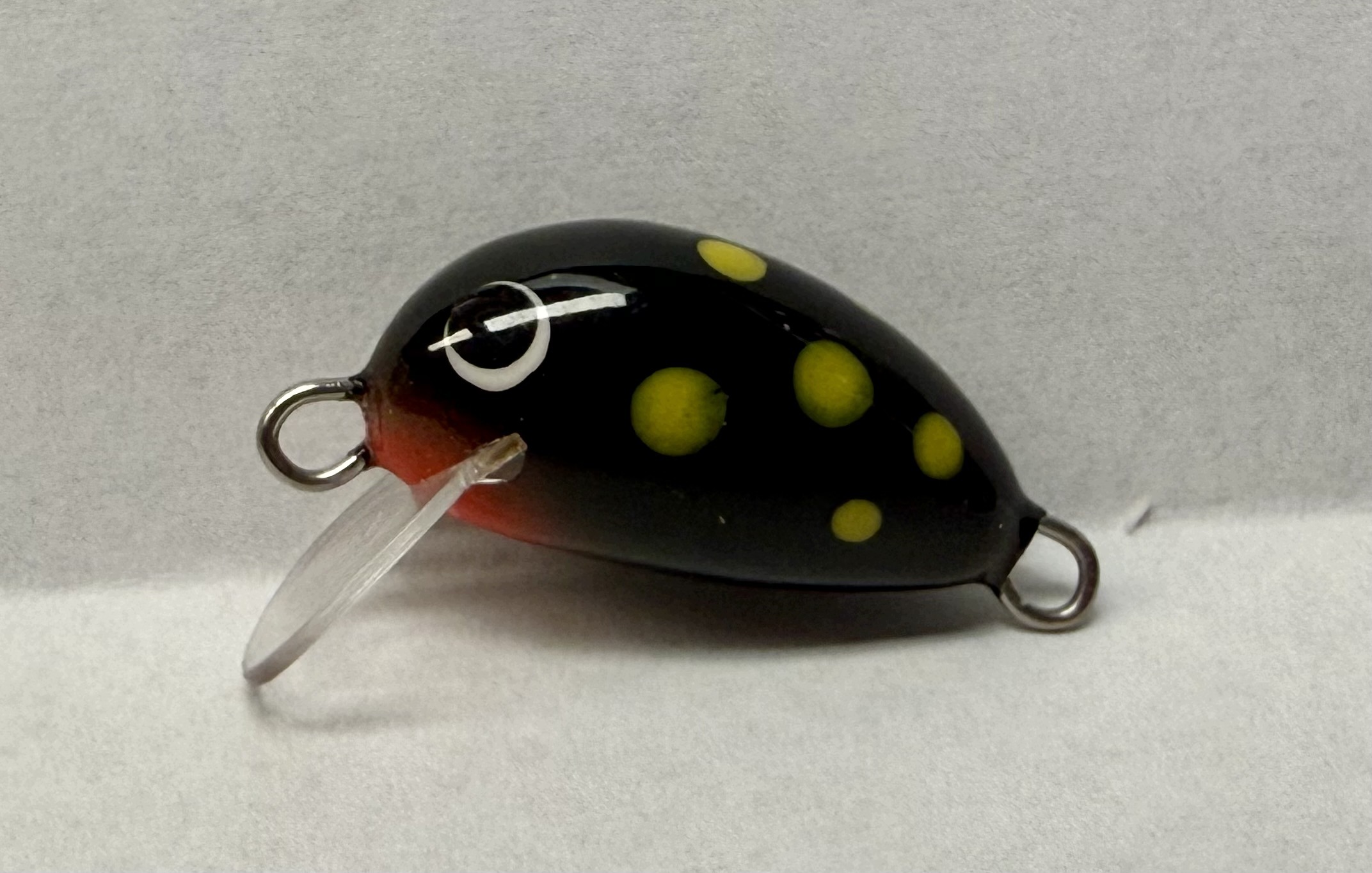 Wobler Kornela Słabego Osa 2,5cm Salamandra 3,3g