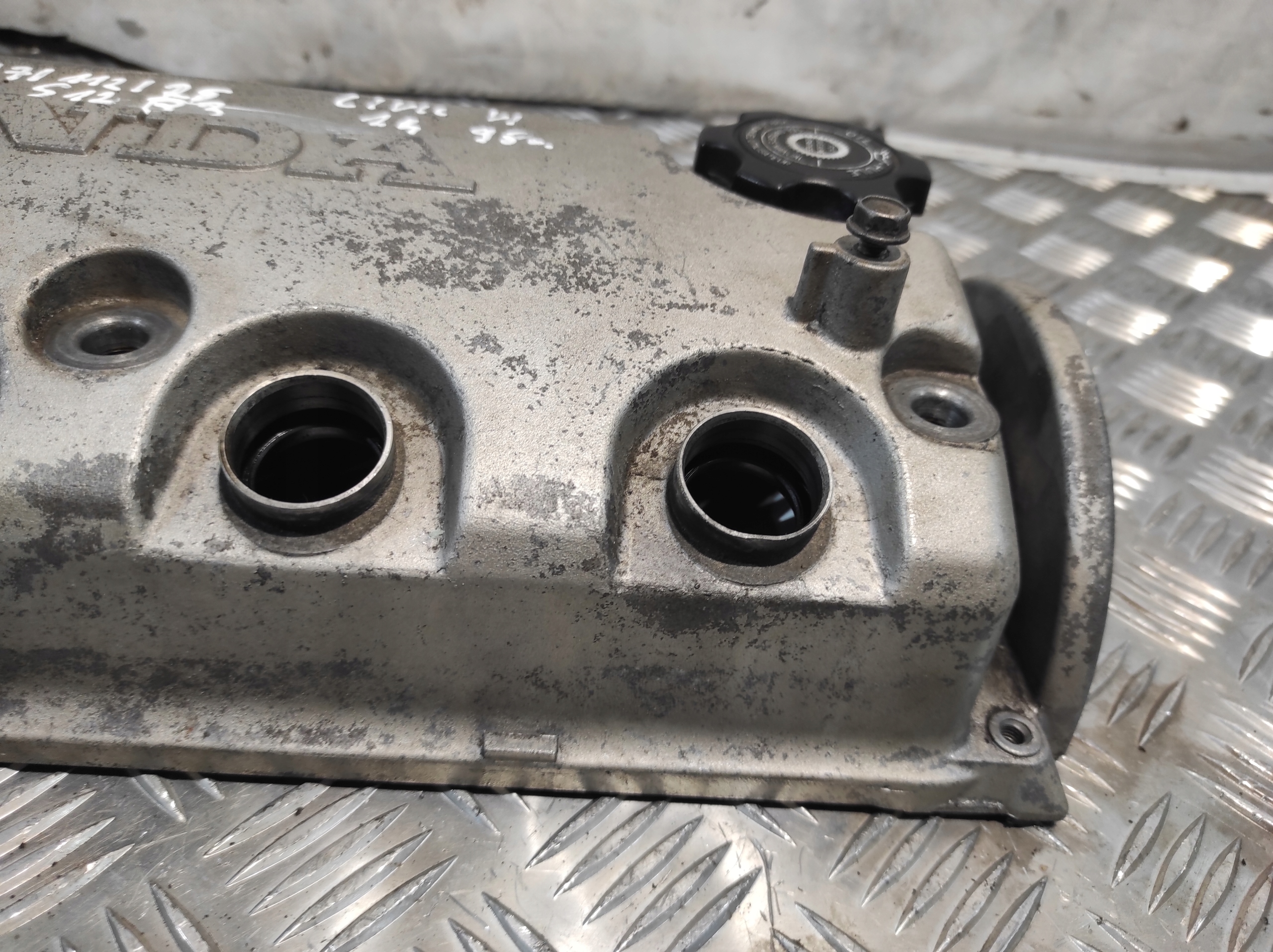 Abdeckung der Ventile HONDA CIVIC VI 6 1.4 B