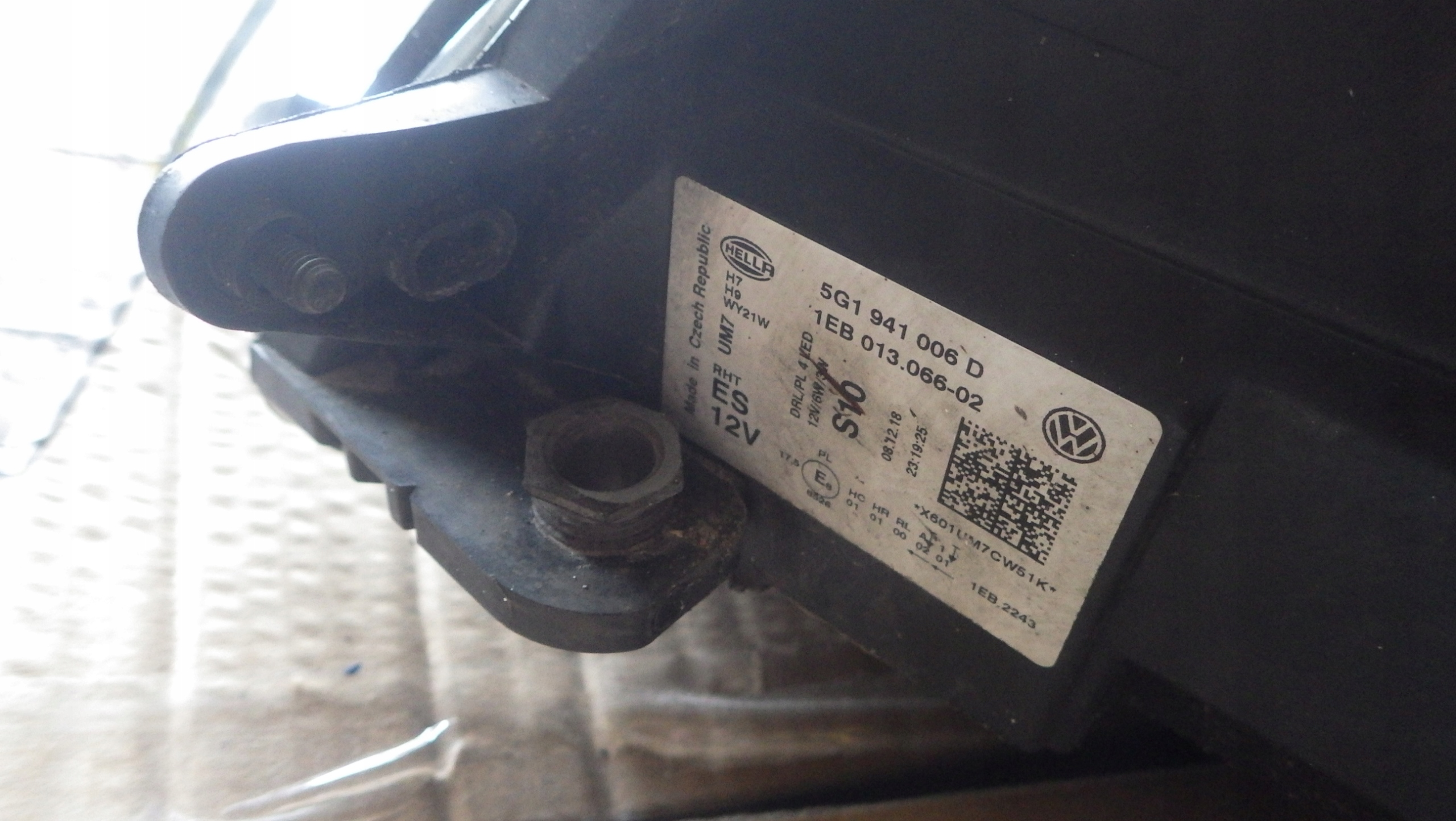 LAMPA LEWA PRZÓD VW GOLF 7 VII LIFT 5G1941005D Producent części Volkswagen OE