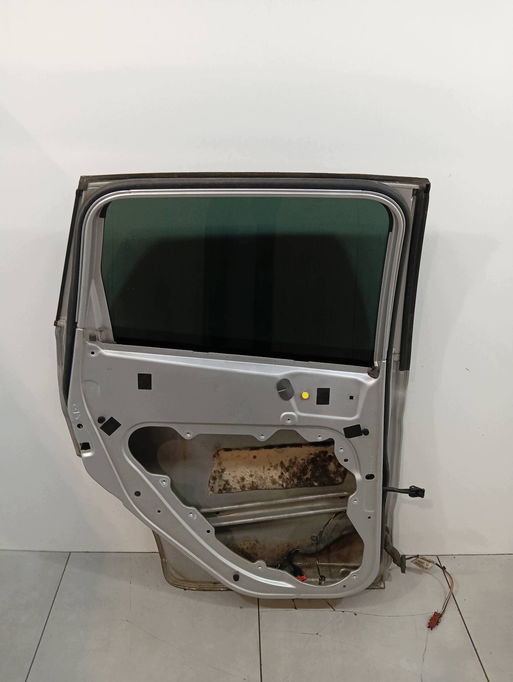 Tür links heck O8 Ford Kuga und (2008-2012)