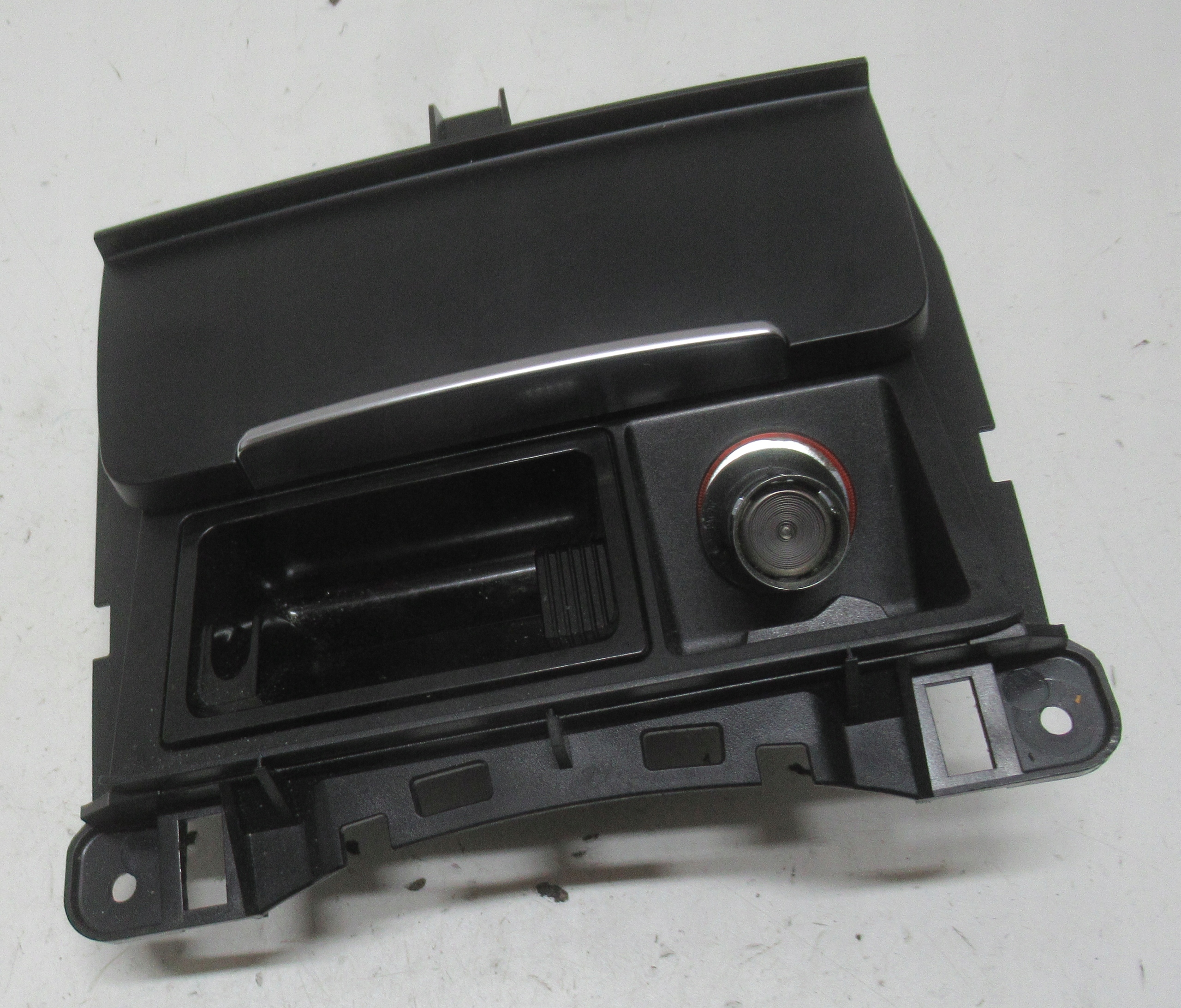 AUDI A4 B8 KOMBI 14R Cendrier 8K0857951C