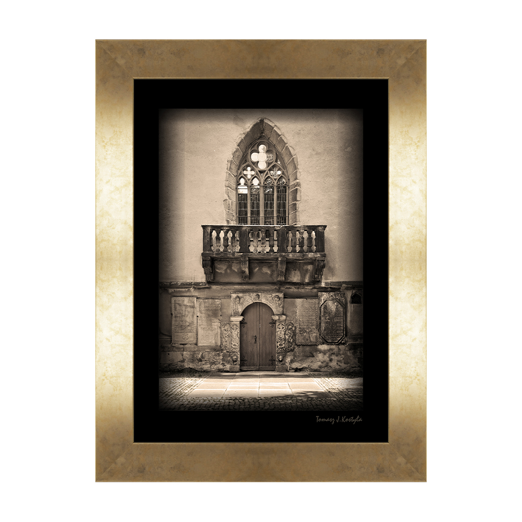 

Balkon gotycki w Jeleniej Górze obraz złota oprawa