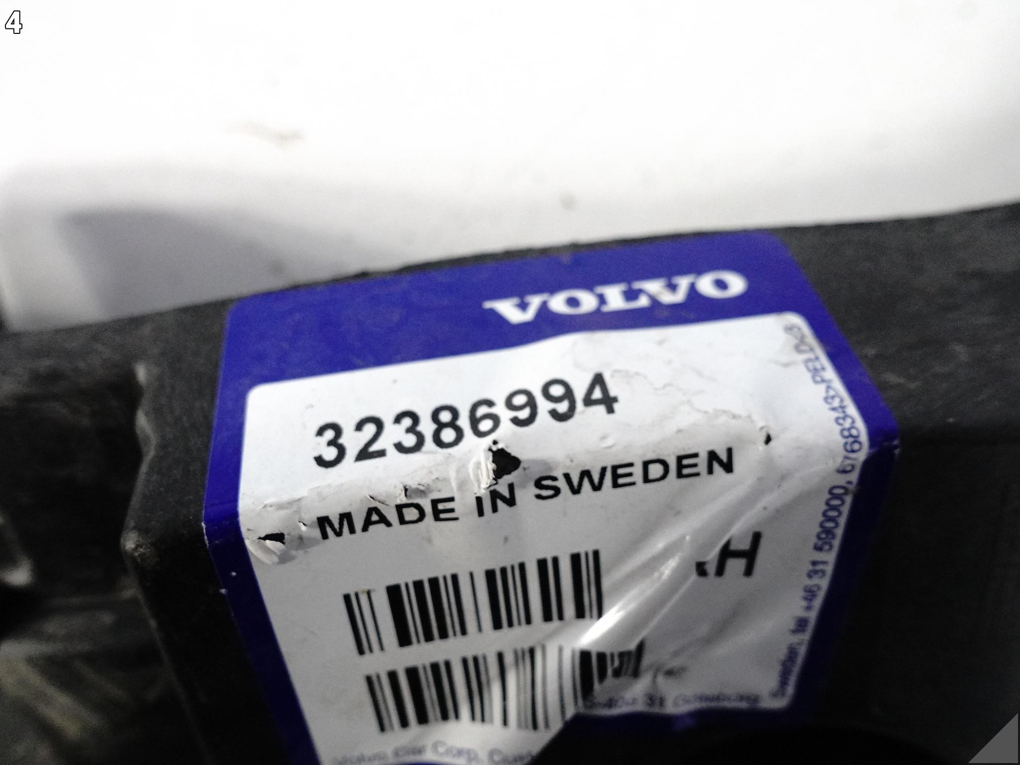 VOLVO XC40 EX40 C40 RECHARGE 17- support bracket holder W bumper right rear part