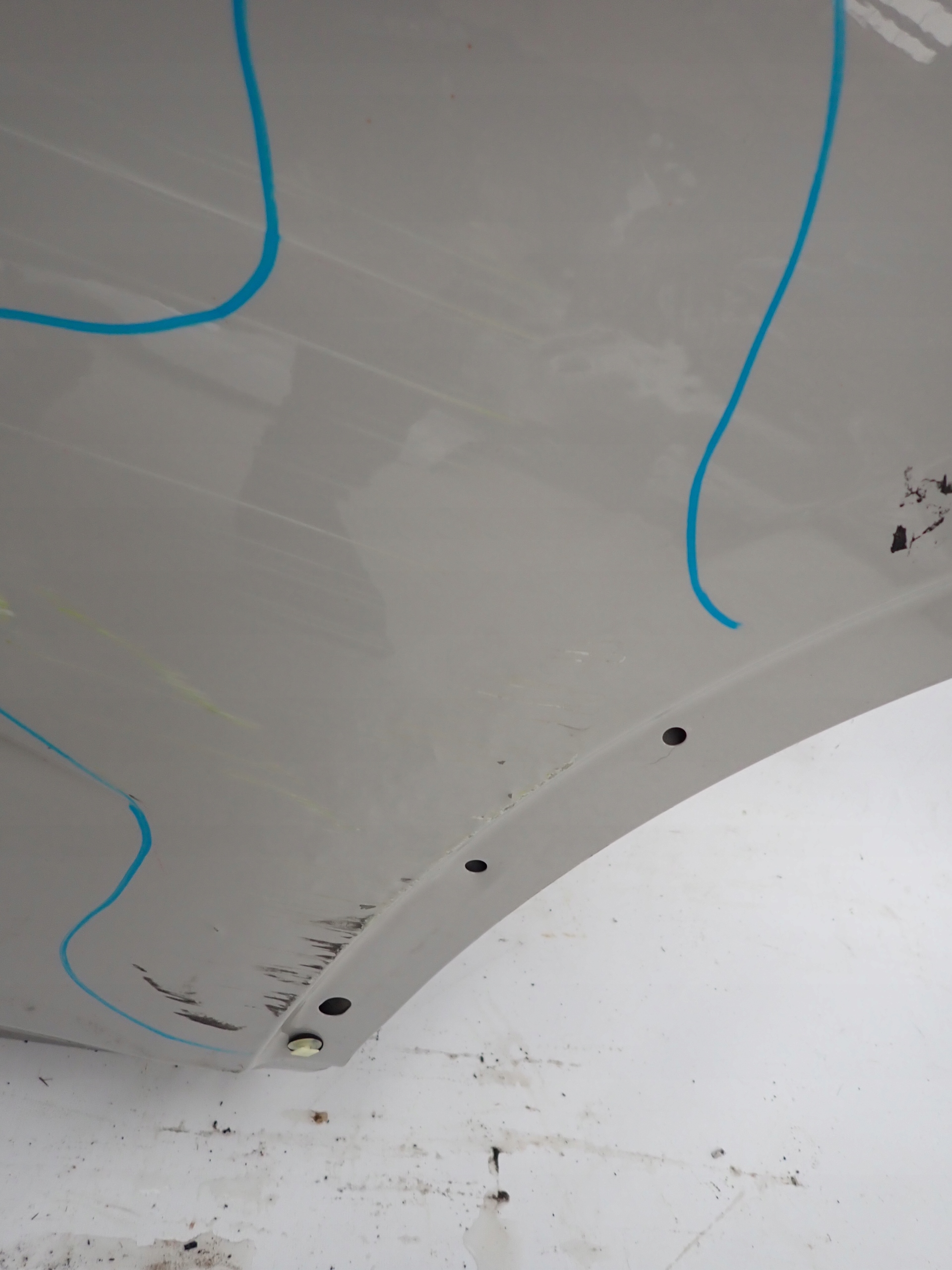 JAGUAR E-PACE 17- door left rear part rear.