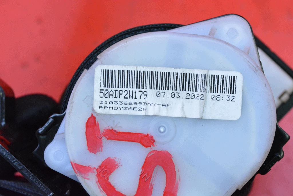 Gurten Sicherheits mitte heck EU 73350-02180 TOYOTA COROLLA E21 18-25