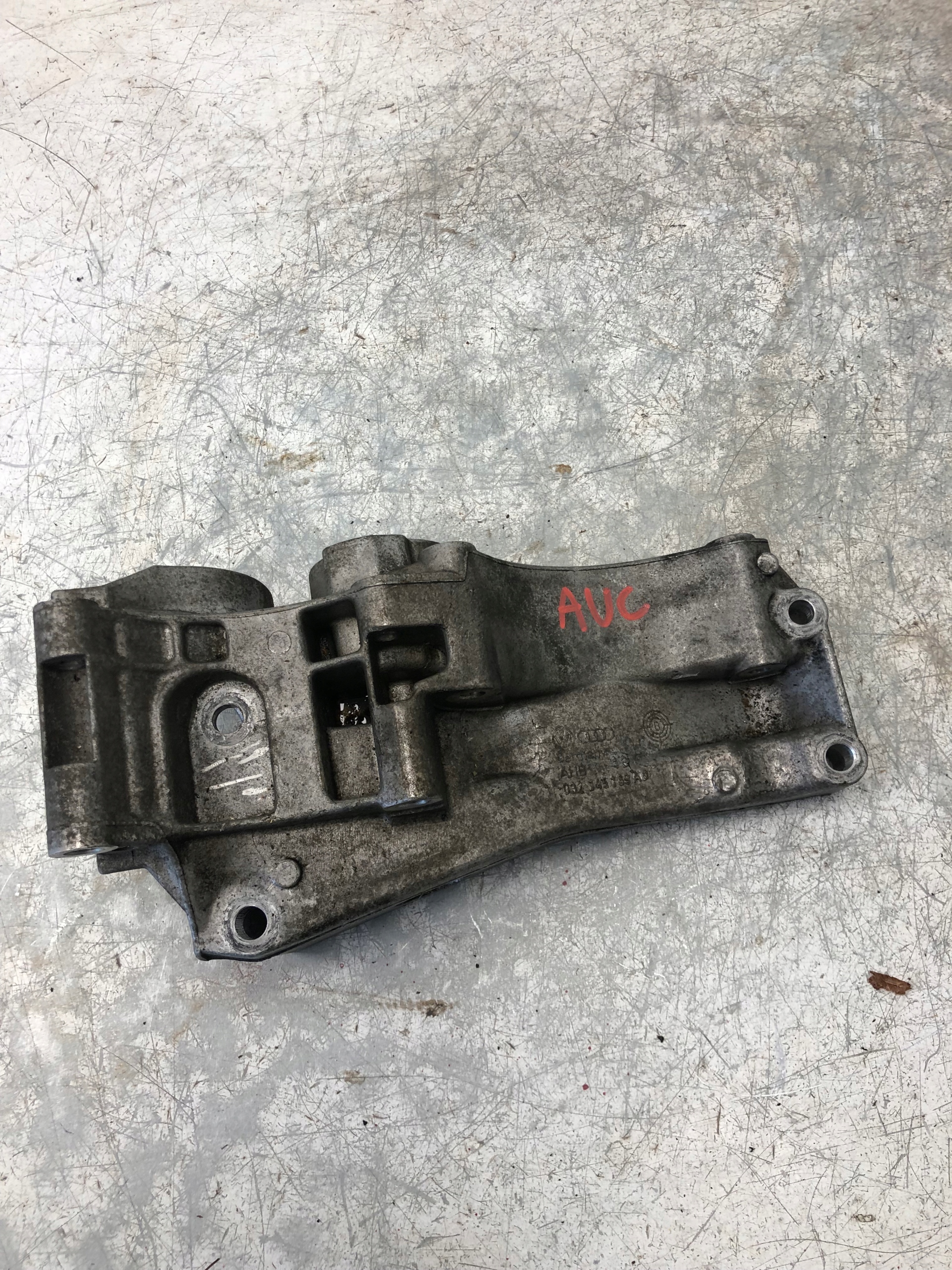 supporto alternatore VW SKODA AUDI AUC 032145169AB