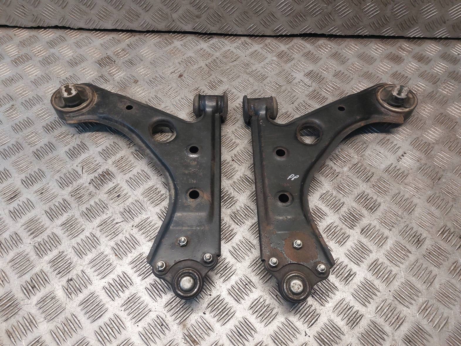 arm left front + right front PEUGEOT BIPPER and