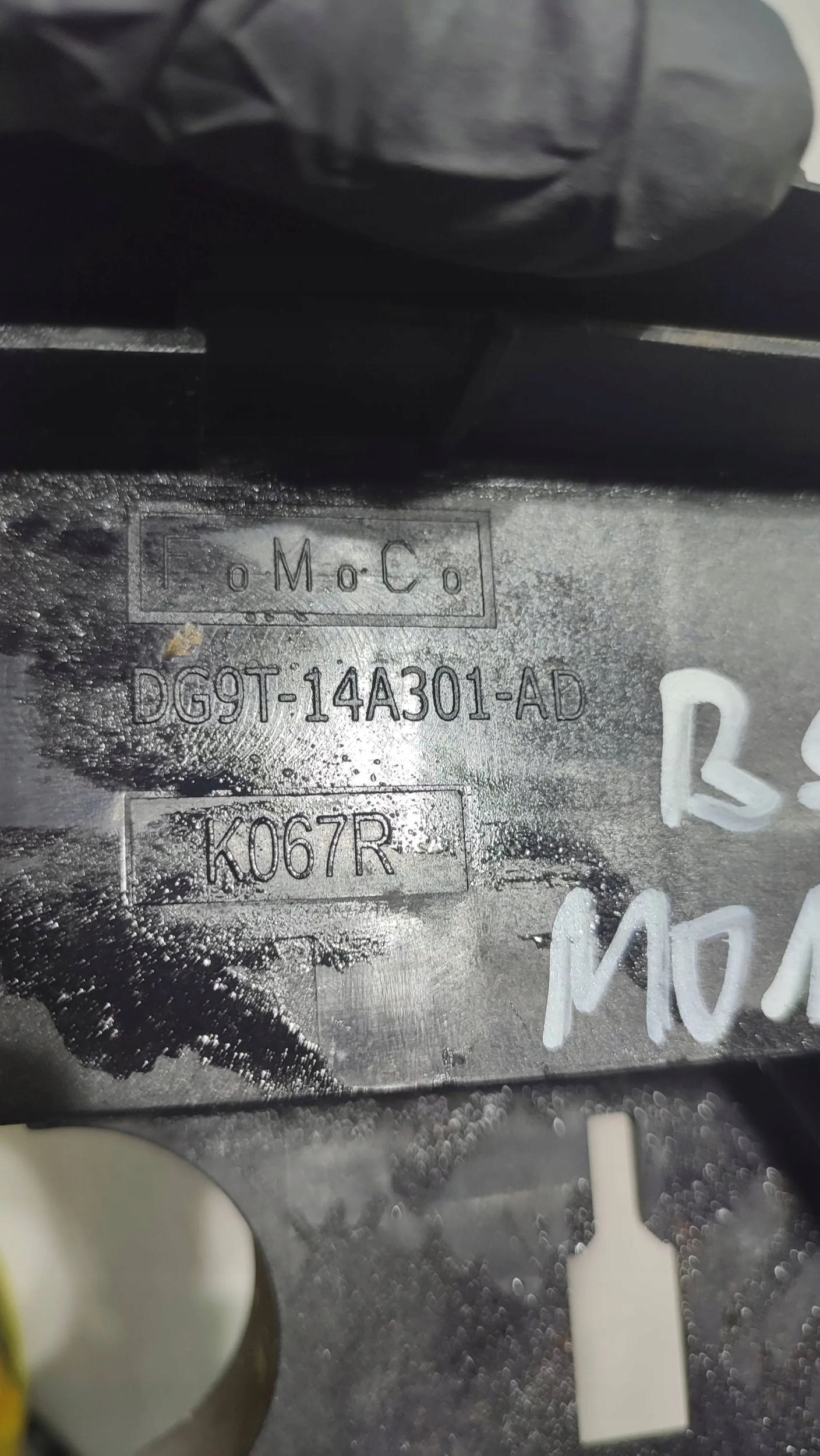 Ford Mondeo MK5 16r 2.0TDCi Support plaque Couvercle BSI