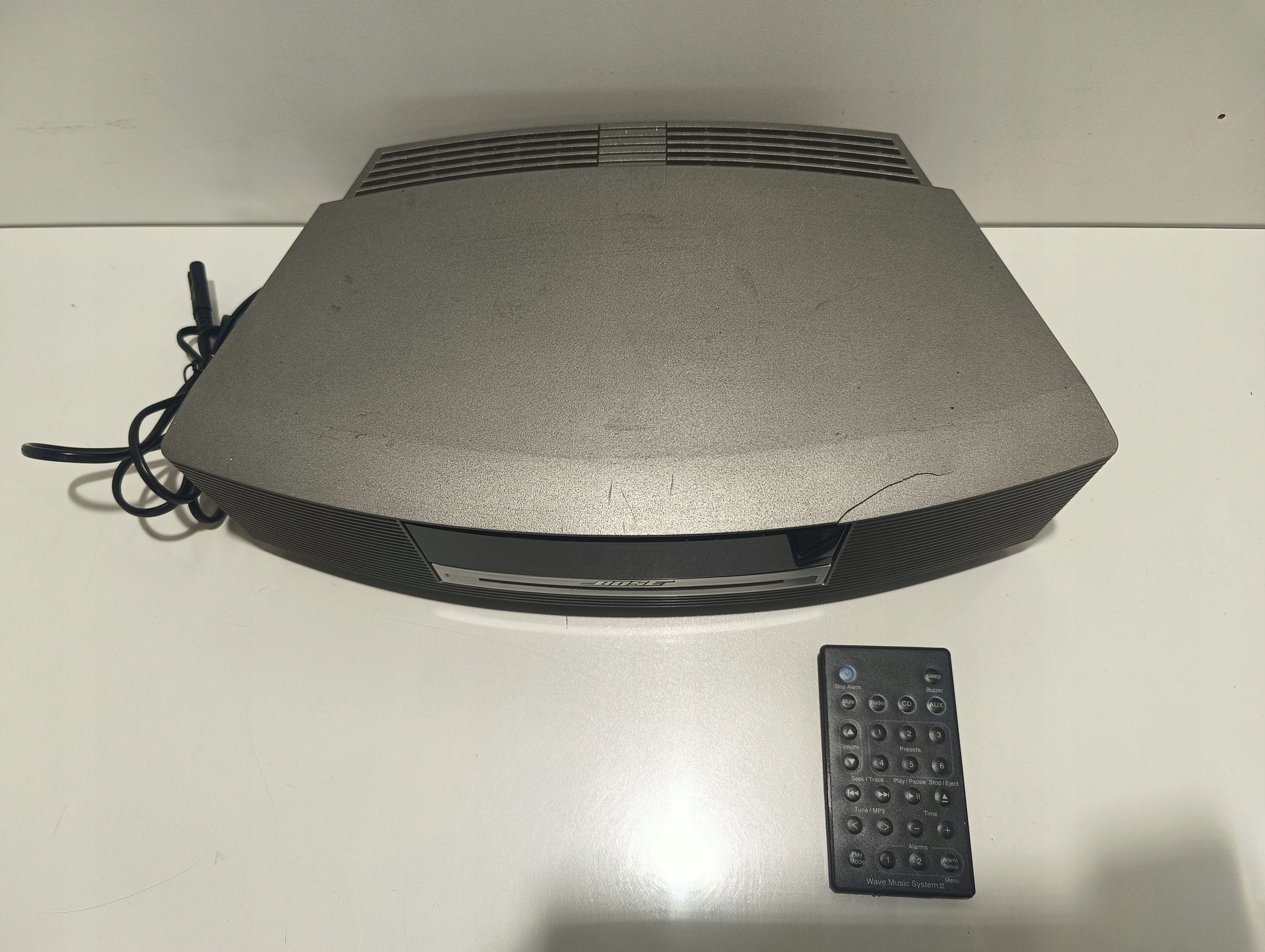 Bose Wave Music System III 
Bluetooth付 Bose Wave Music System III z analogowym radiem AM/FM