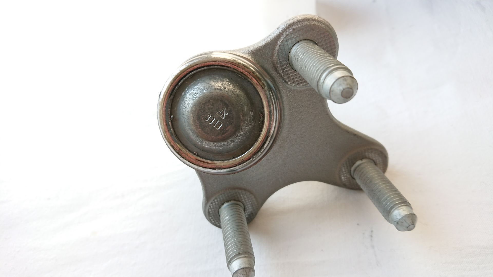 SWORZEN WAHACZA PRAWY PRZOD AUDI A3 8P Q3 Part number 26773 02