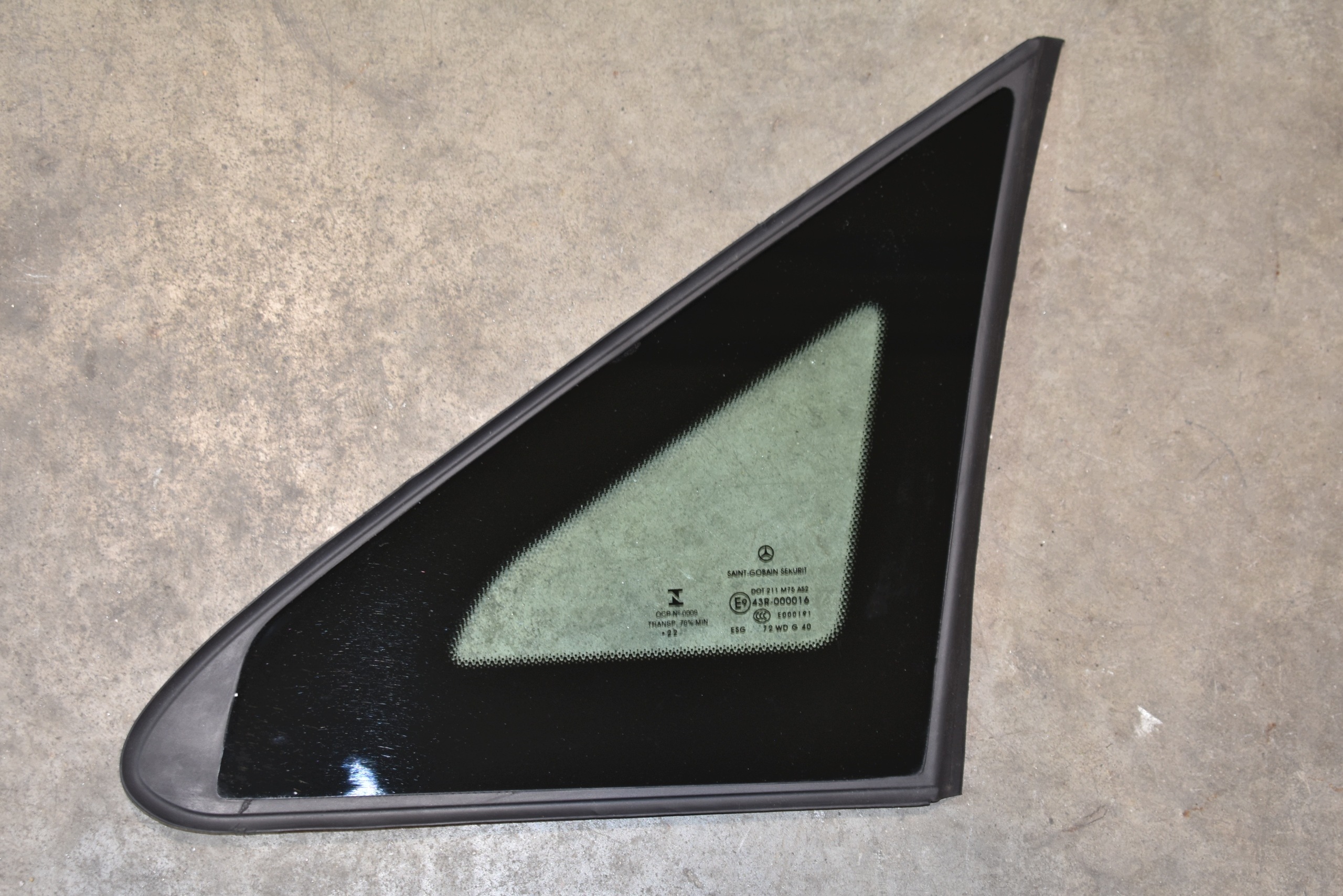 perfect condition window bodywork front front left 22R. AS2 MERCEDES VITO 1