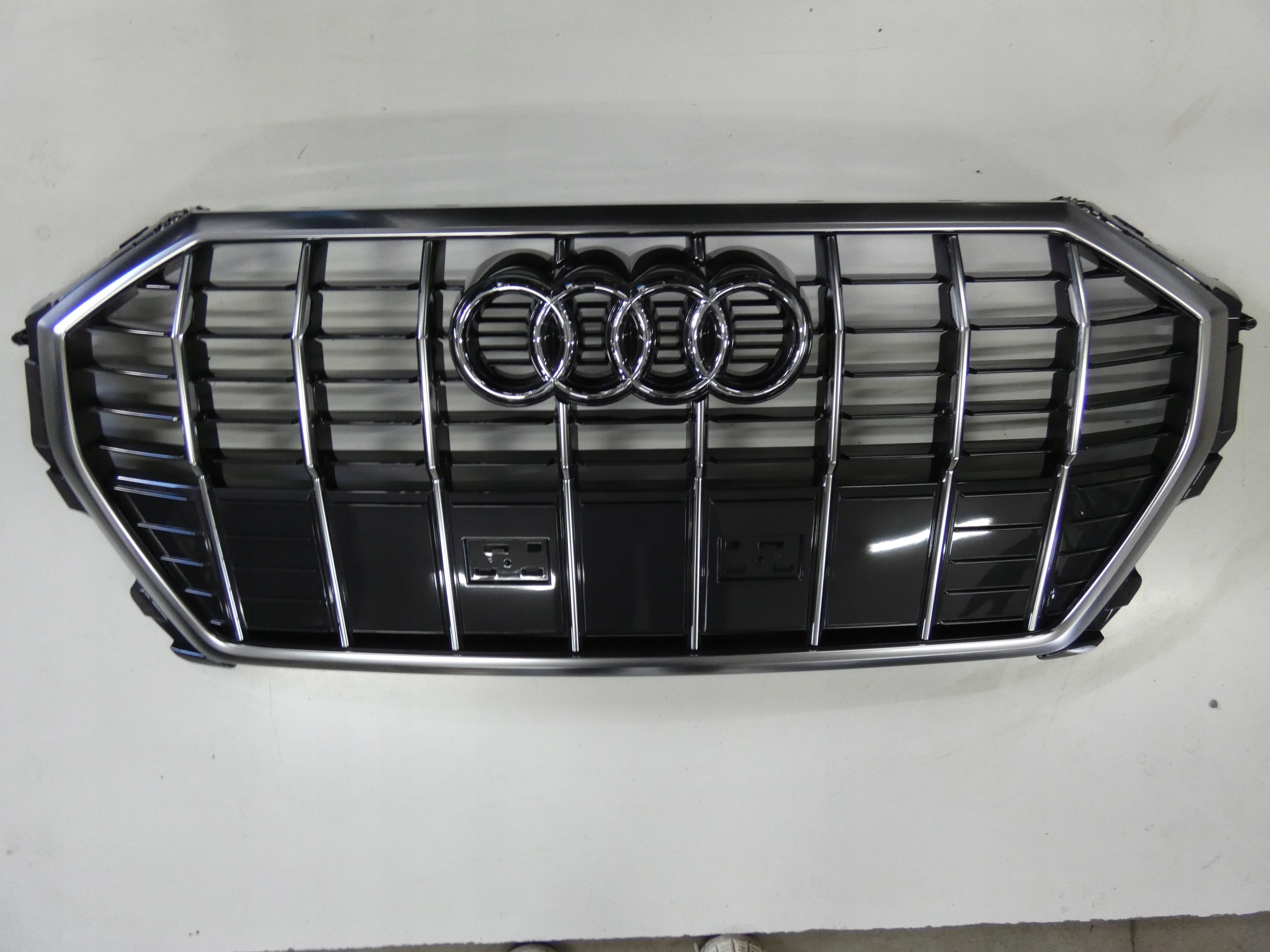 решетка радиатора Модель