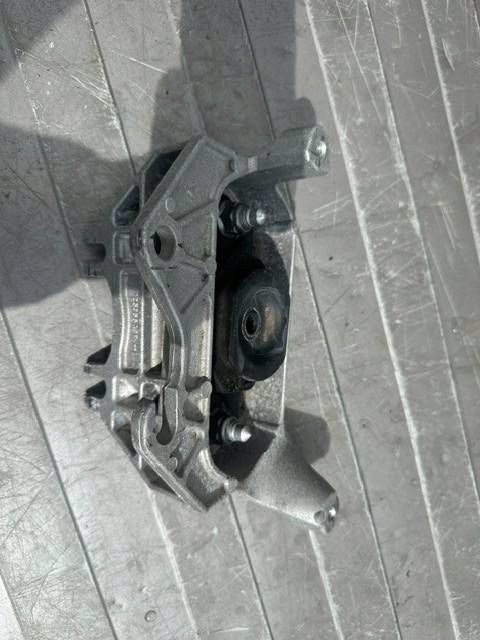 DACIA SANDERO III supporto staffa cambio ingranaggi 112535643R