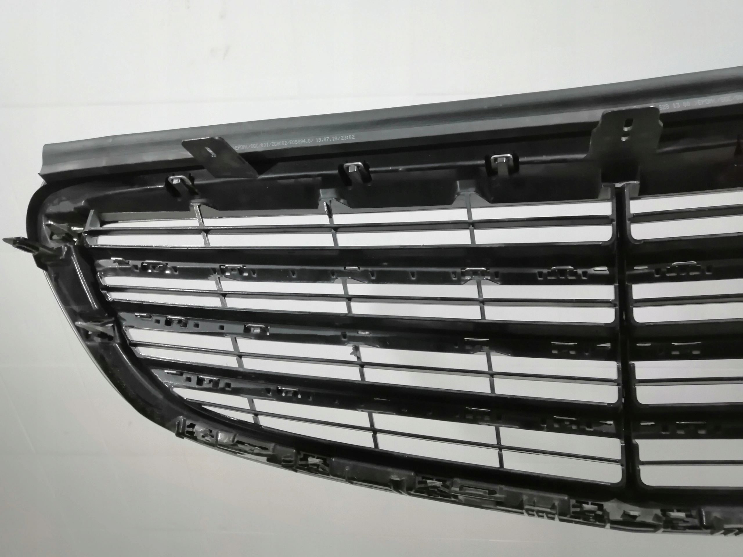 Mercedes-Benz C-Klasse W205 Kühlergrill FRONTGRILL Kühlergitter A2058806606 - Thumbnail 11