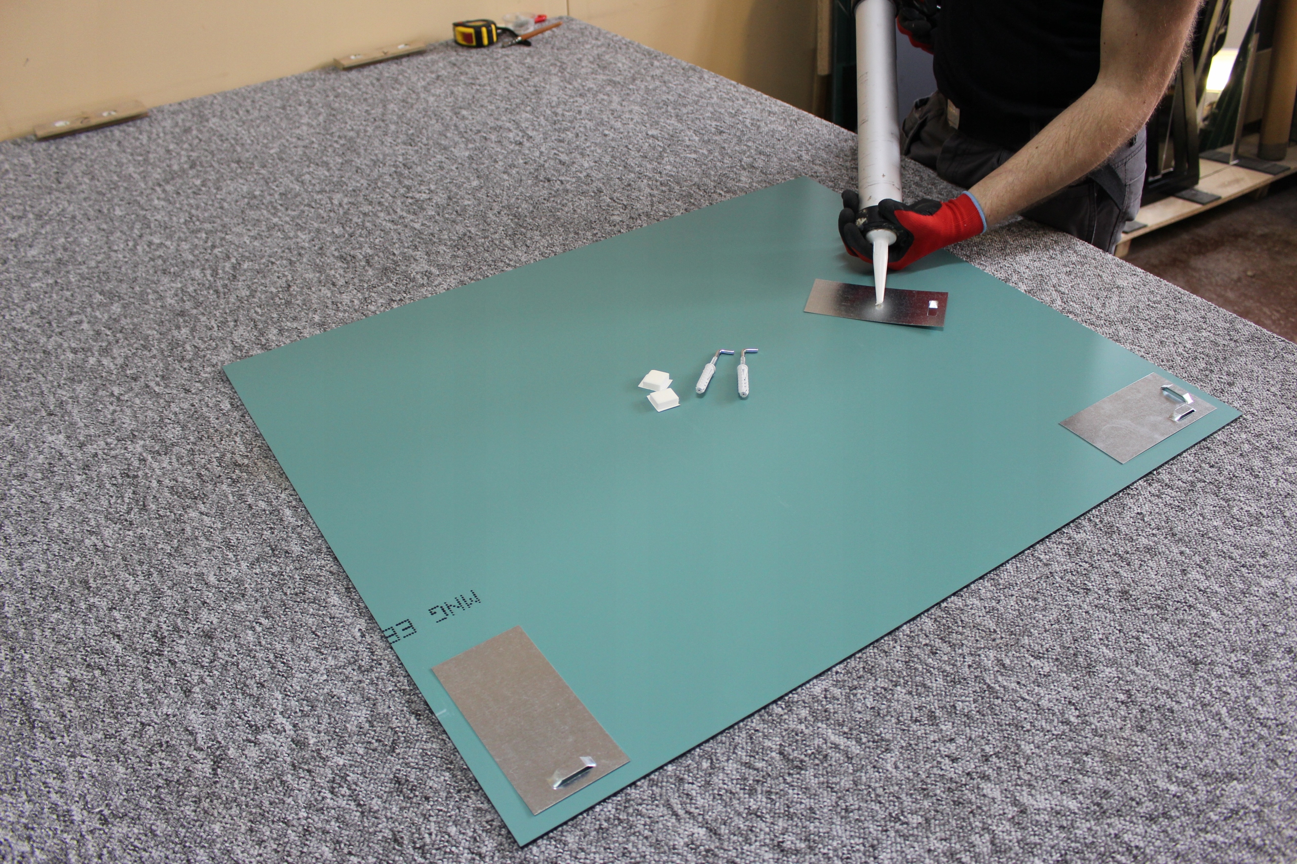 USŁUGA WKLEJENIA ZAWIESZEK + KOŁKI + DYSTANSE Kod producenta DER_2904