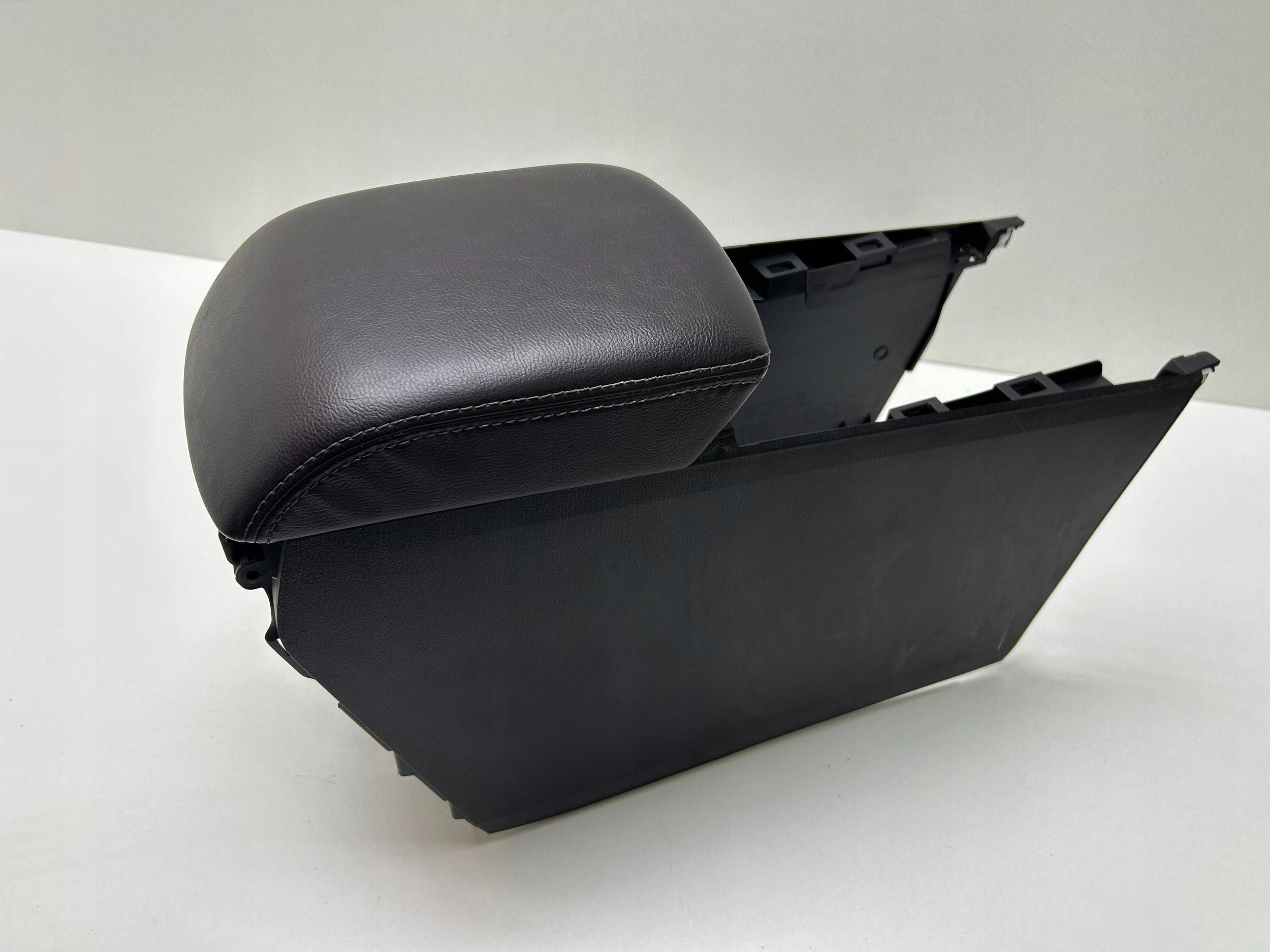 Tunel central armrest Mazda 6 GJ 2016 GML864961