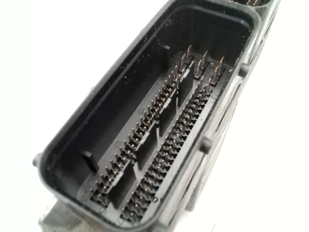 Suzuki Ignis II 2 computer control unit of the engine ECU 55196357