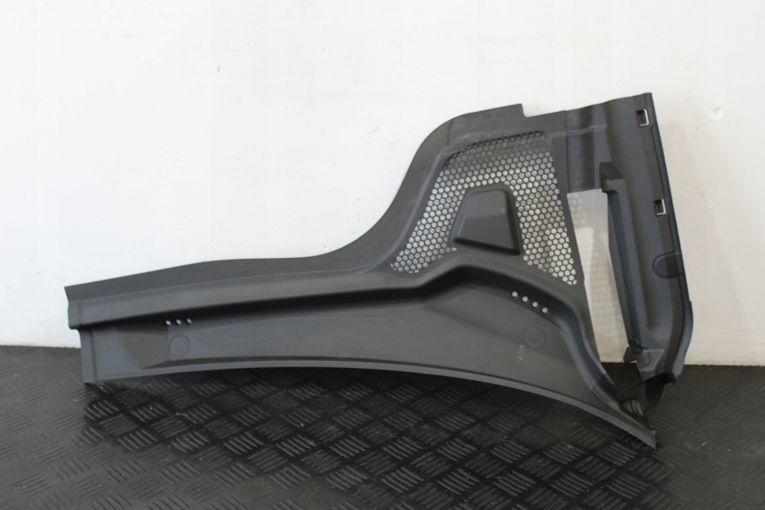 torpedo right 82A819404B AUDI A1 II 82A